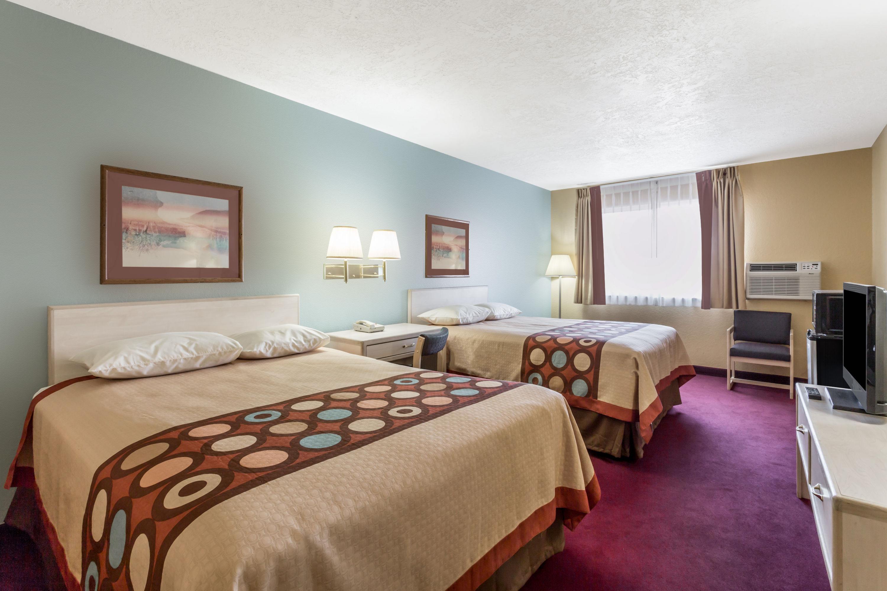 Guest room at the Super 8 by Wyndham Nephi in Nephi, Utah