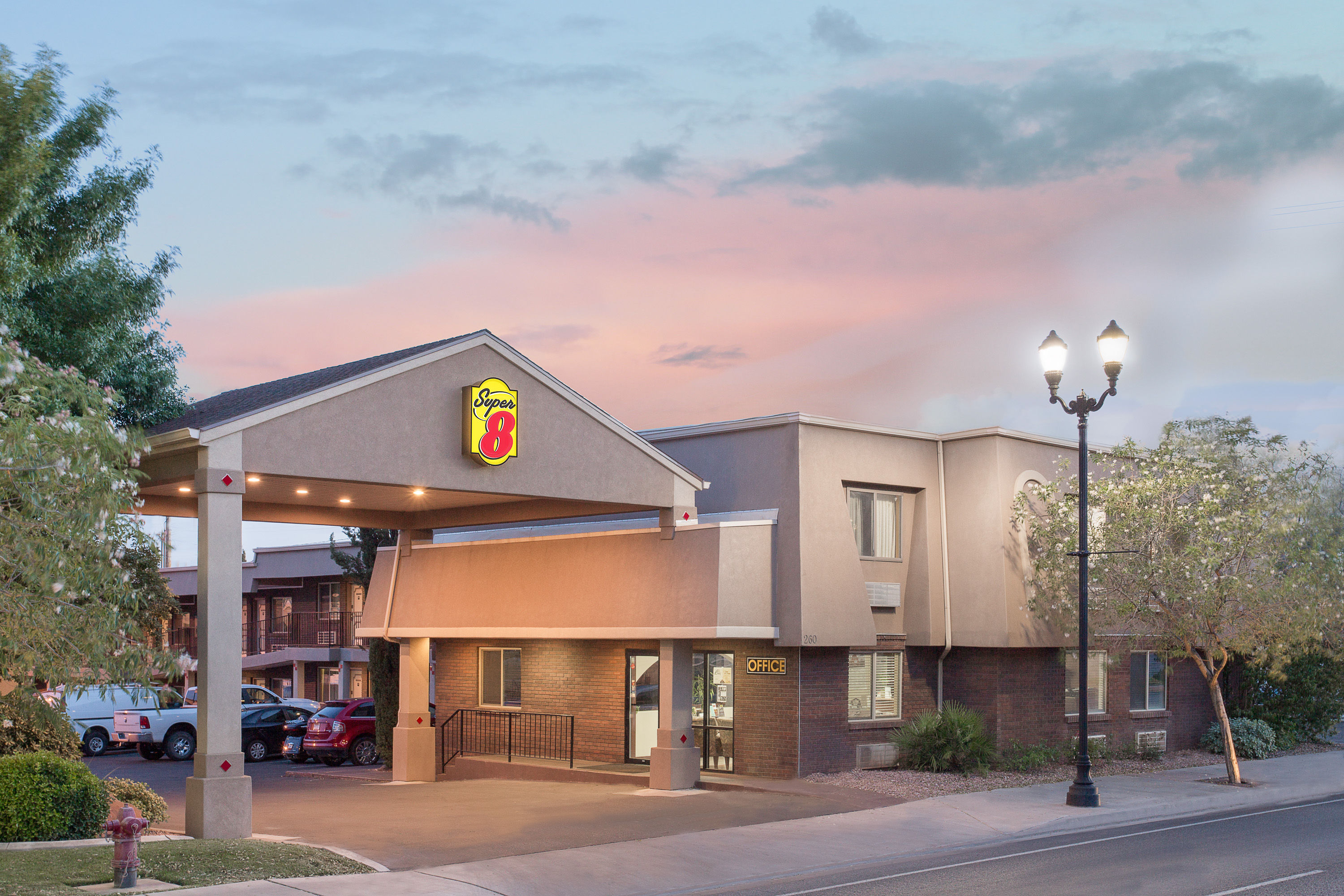 Super 8 by Wyndham St. UT Saint UT Hotels