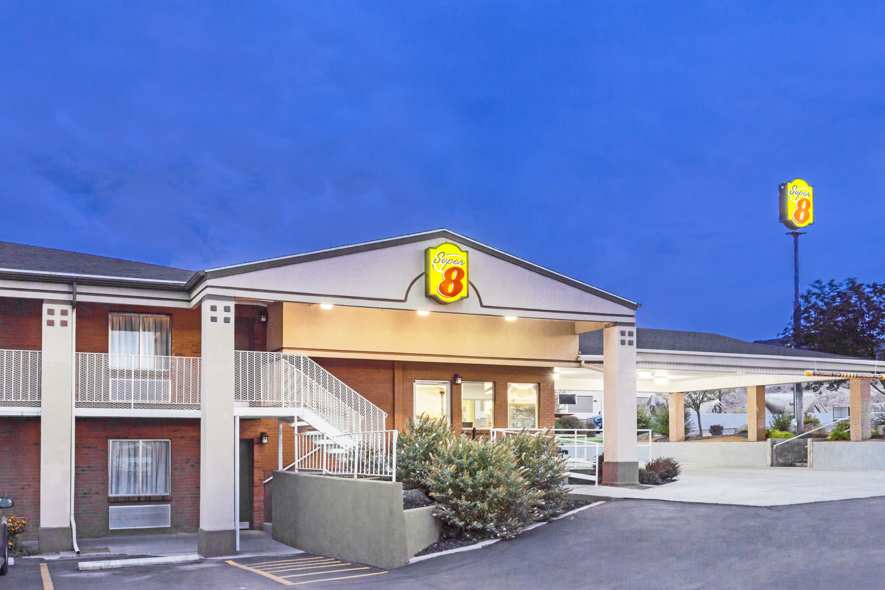 Exterior of Super 8 by Wyndham Salina/Scenic Hills Area hotel in Salina, Utah