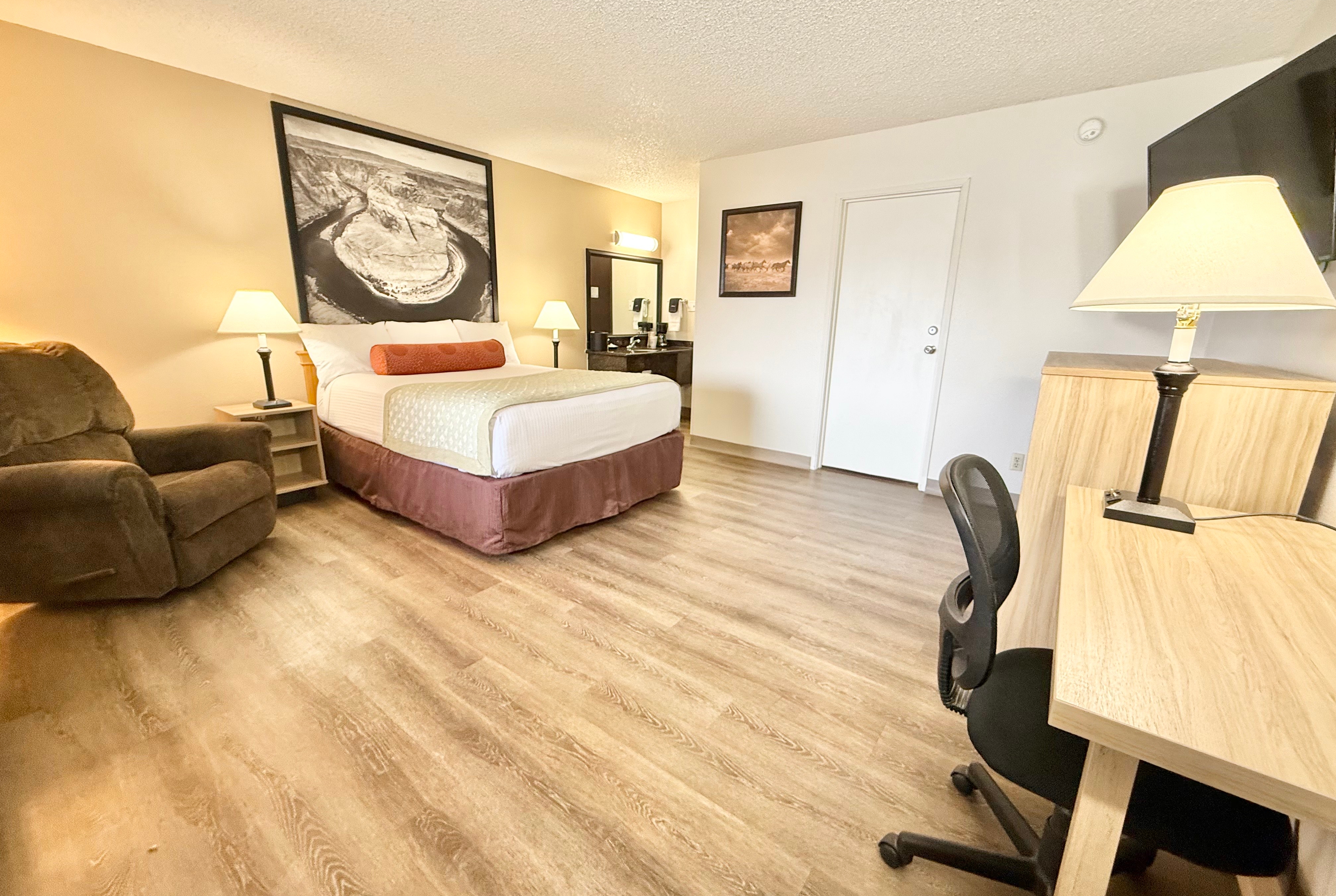Guest room at the Super 8 by Wyndham Salina/Scenic Hills Area in Salina, Utah
