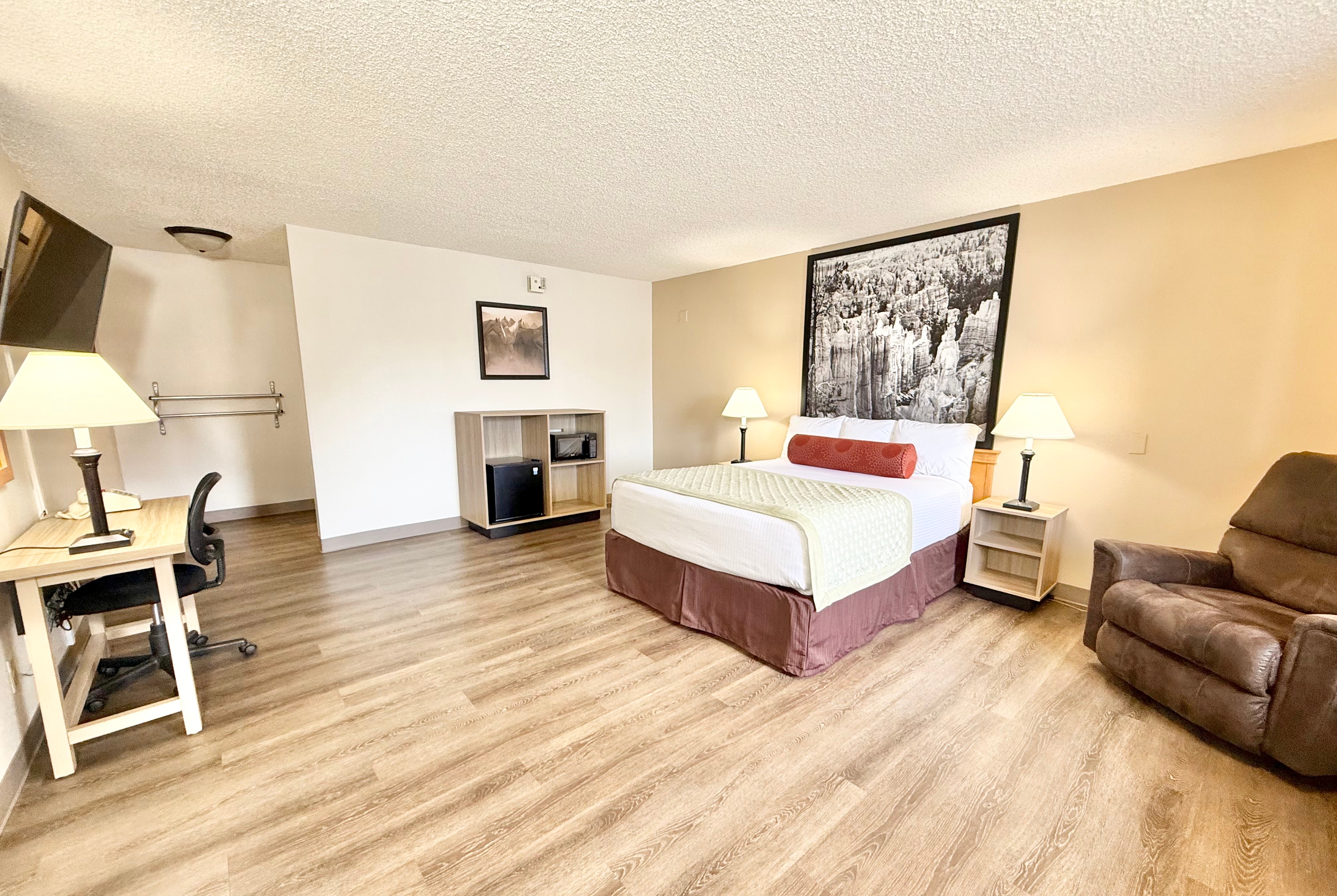 Guest room at the Super 8 by Wyndham Salina/Scenic Hills Area in Salina, Utah