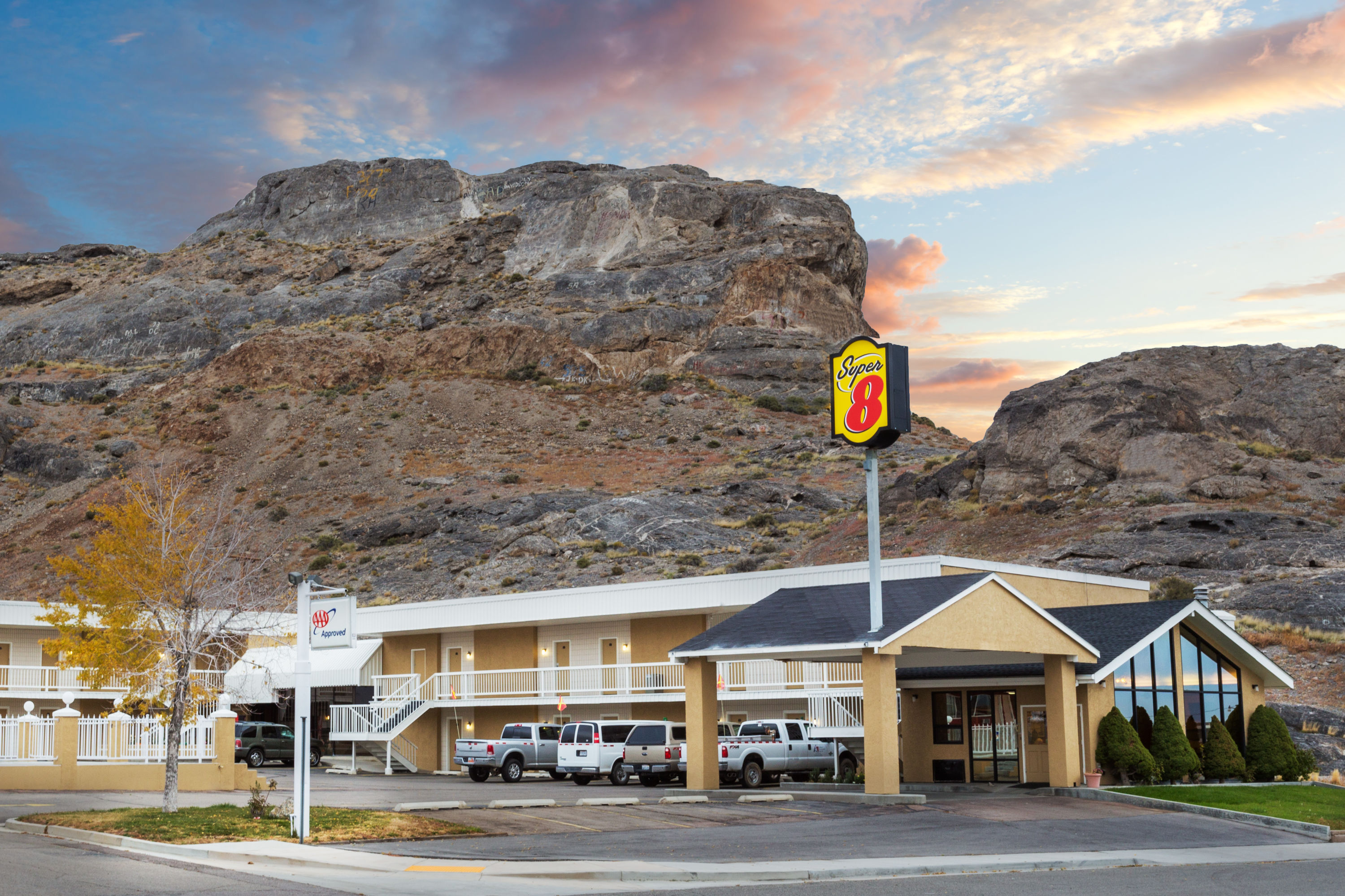 Super 8 by Wyndham Wendover Wendover, UT Hotels