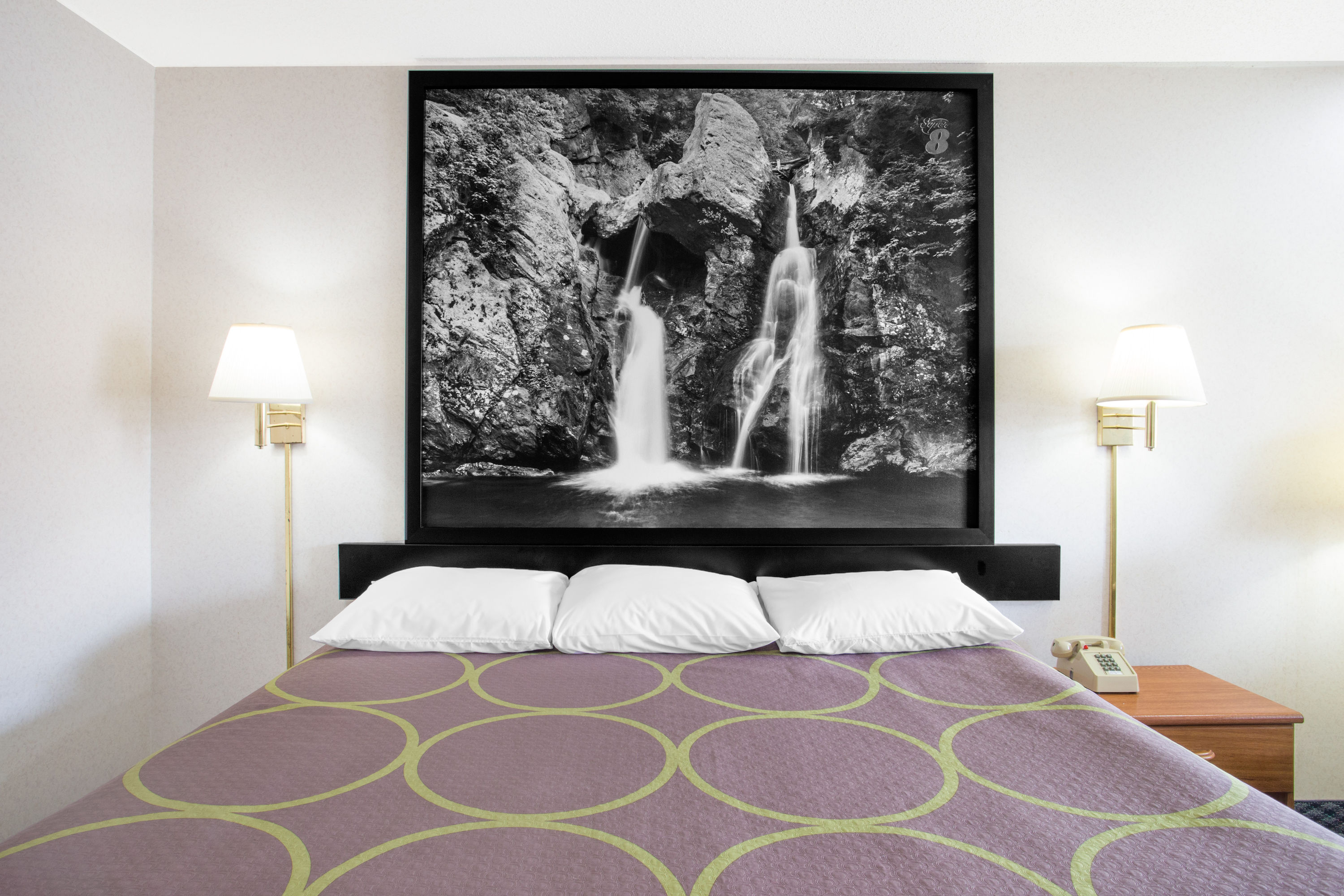 Guest room at the Super 8 by Wyndham Christiansburg in Christiansburg, Virginia