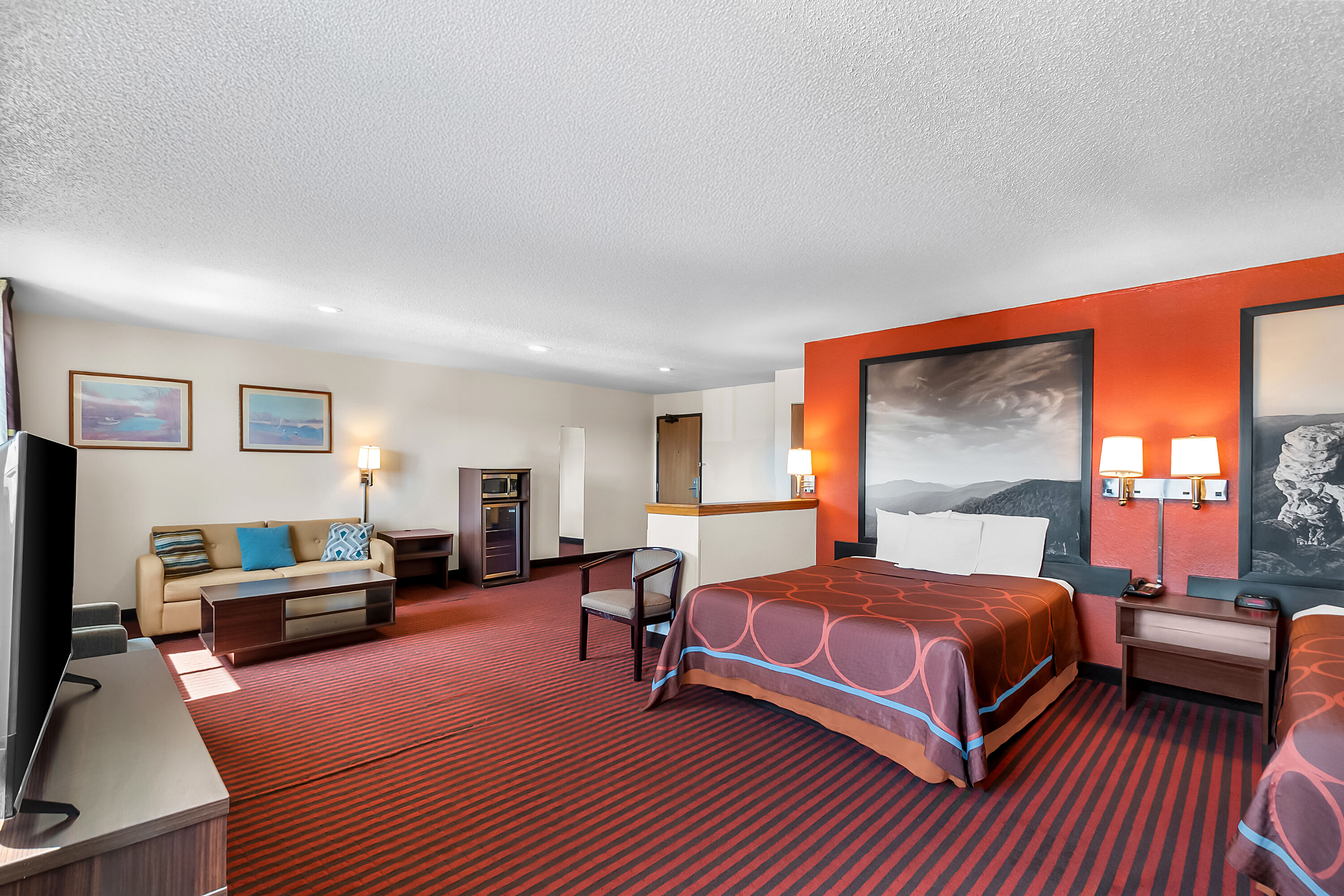 Super 8 by Wyndham Dumfries/Quantico suite in Dumfries, Virginia