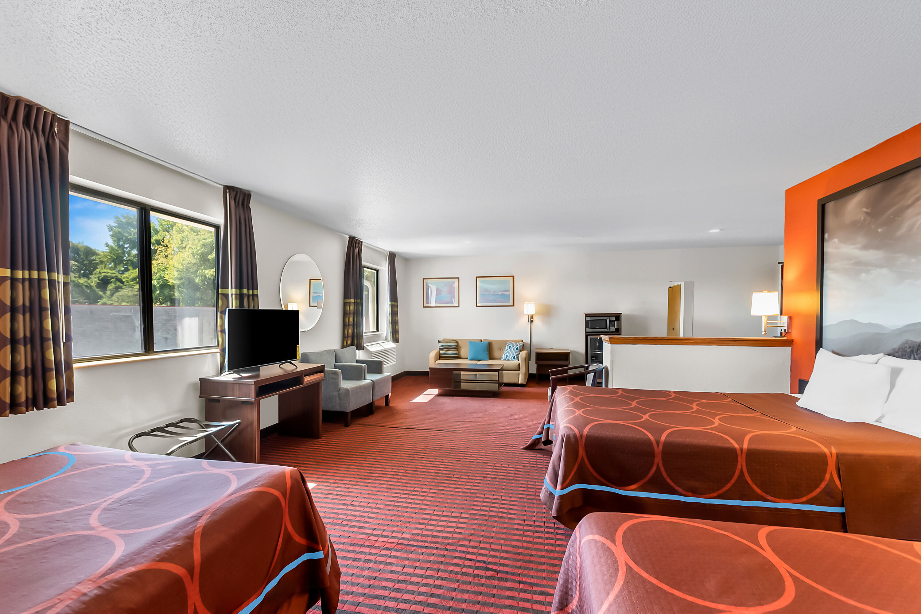 Super 8 by Wyndham Dumfries/Quantico suite in Dumfries, Virginia