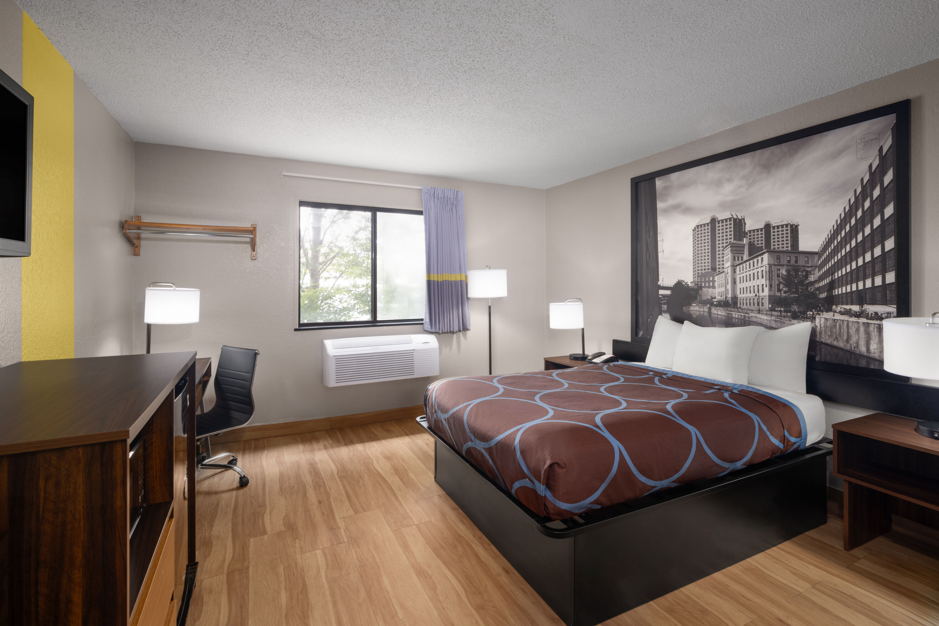 Guest room at the Super 8 by Wyndham Farmville in Farmville, Virginia