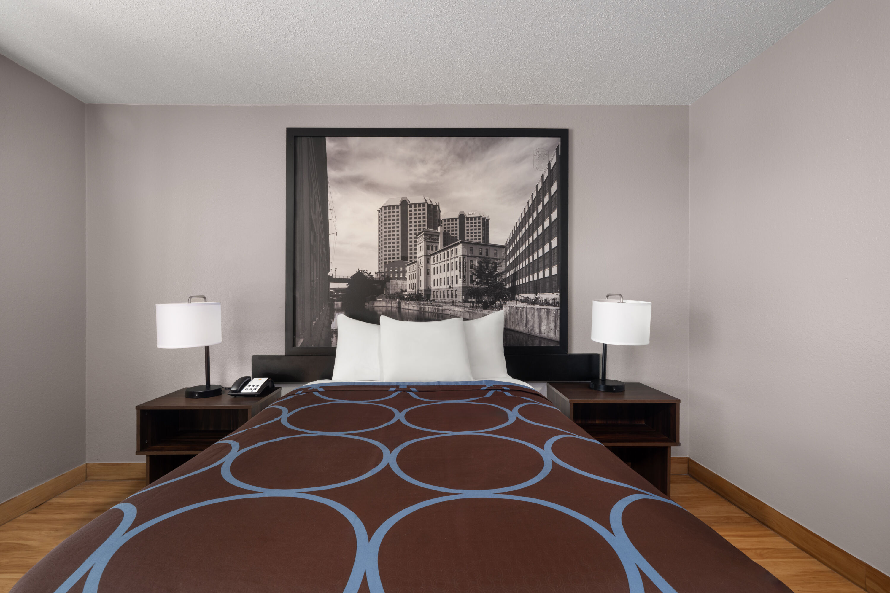 Guest room at the Super 8 by Wyndham Farmville in Farmville, Virginia