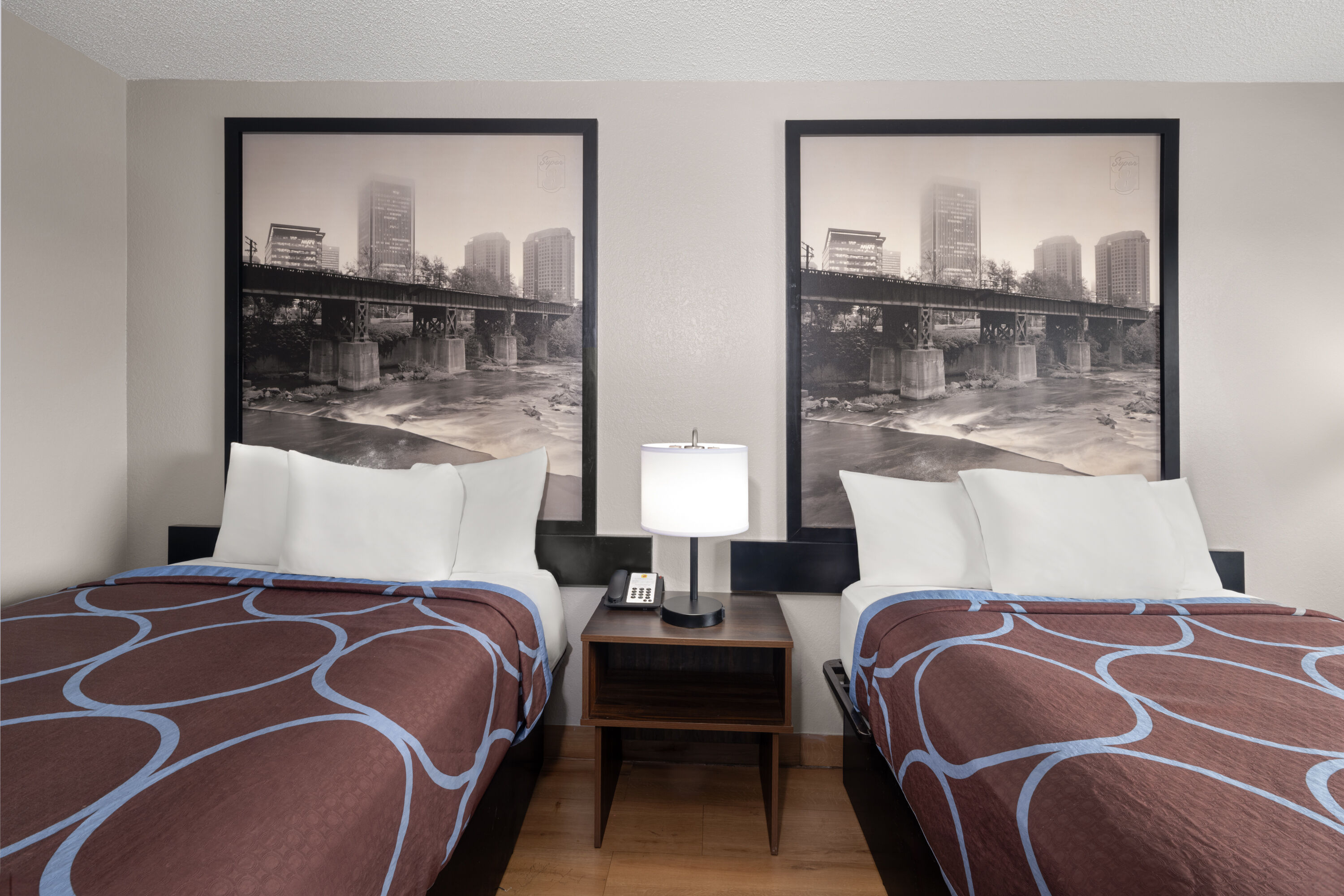 Guest room at the Super 8 by Wyndham Farmville in Farmville, Virginia