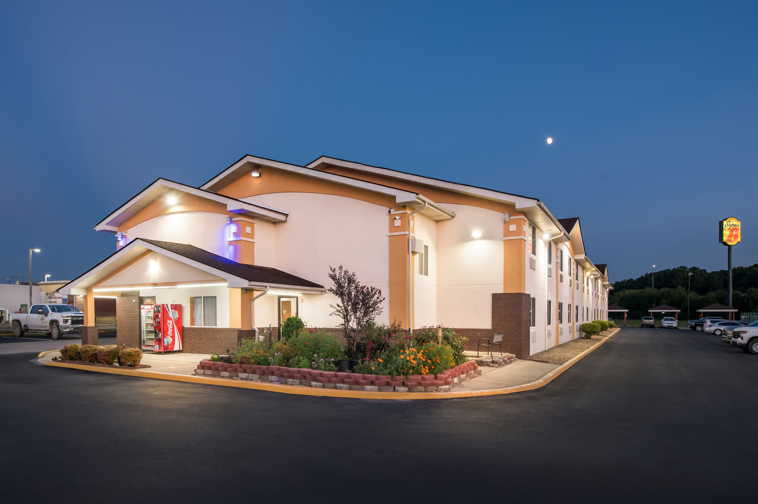 Exterior Night Image of Super 8 by Wyndham Franklin hotel in Franklin, Virginia