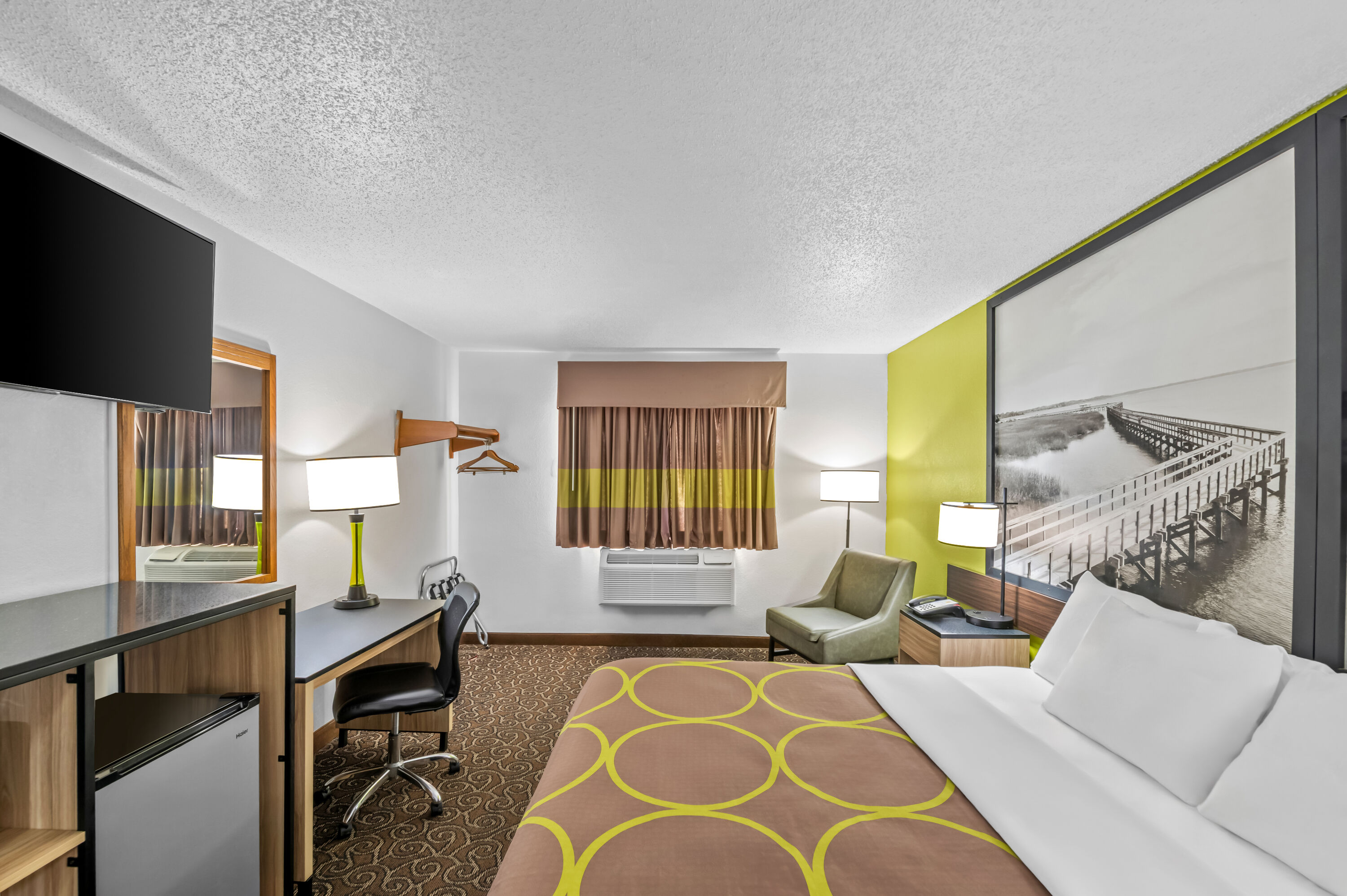 King bed guest room at the Super 8 by Wyndham Franklin in Franklin, Virginia