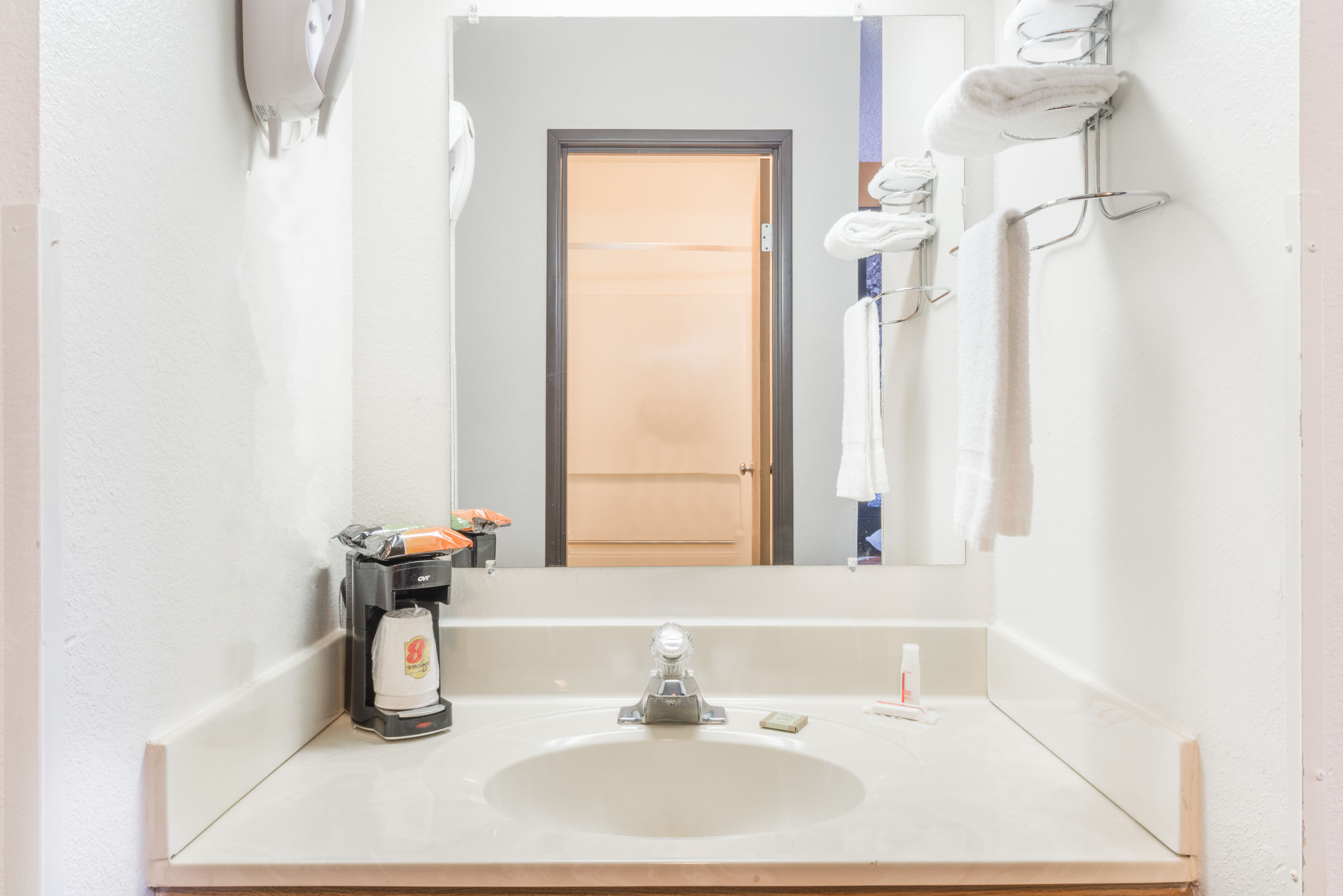 Guest room at the Super 8 by Wyndham Front Royal in Front Royal, Virginia