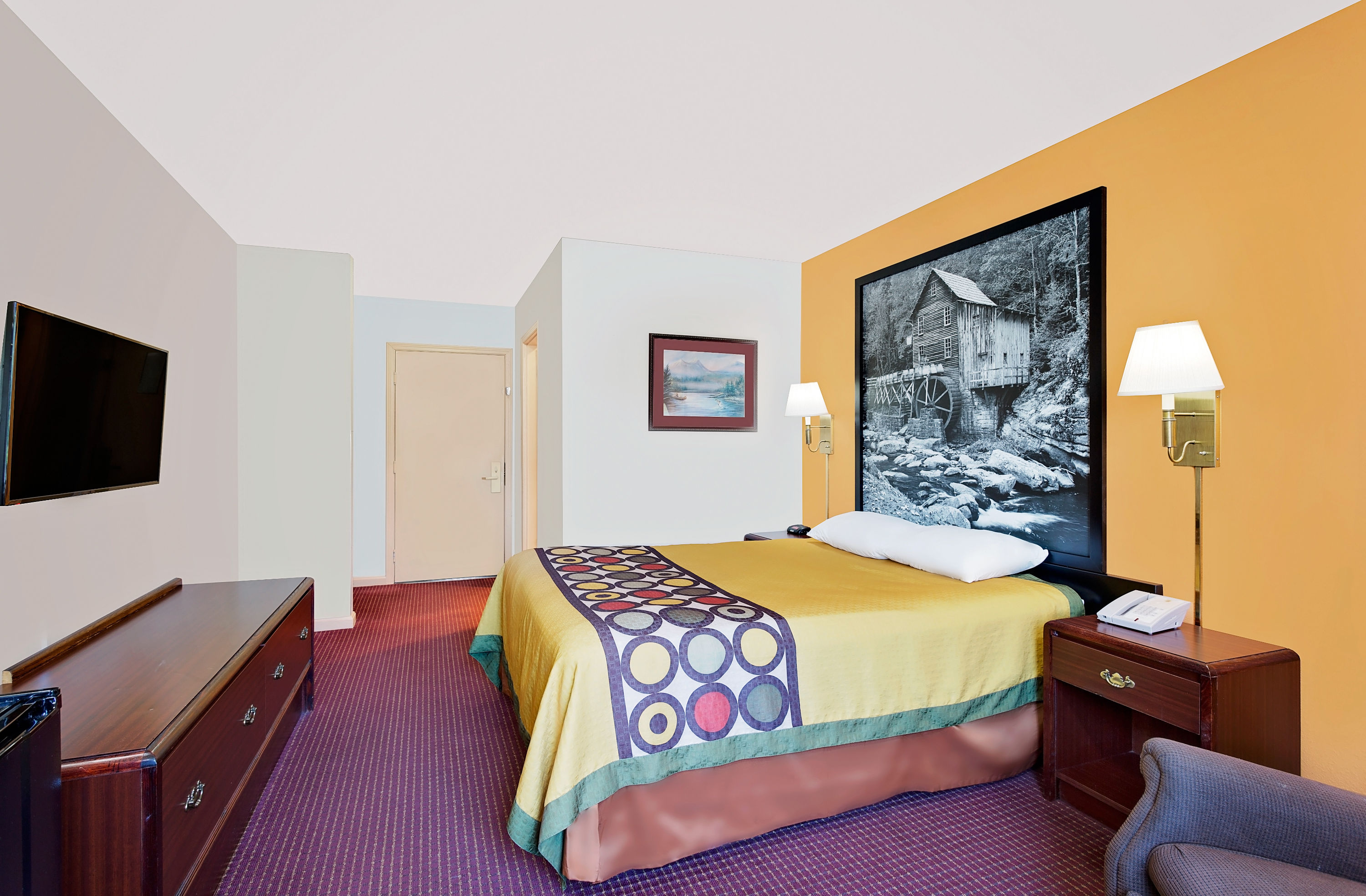 Guest room at the Super 8 by Wyndham Hillsville in Hillsville, Virginia