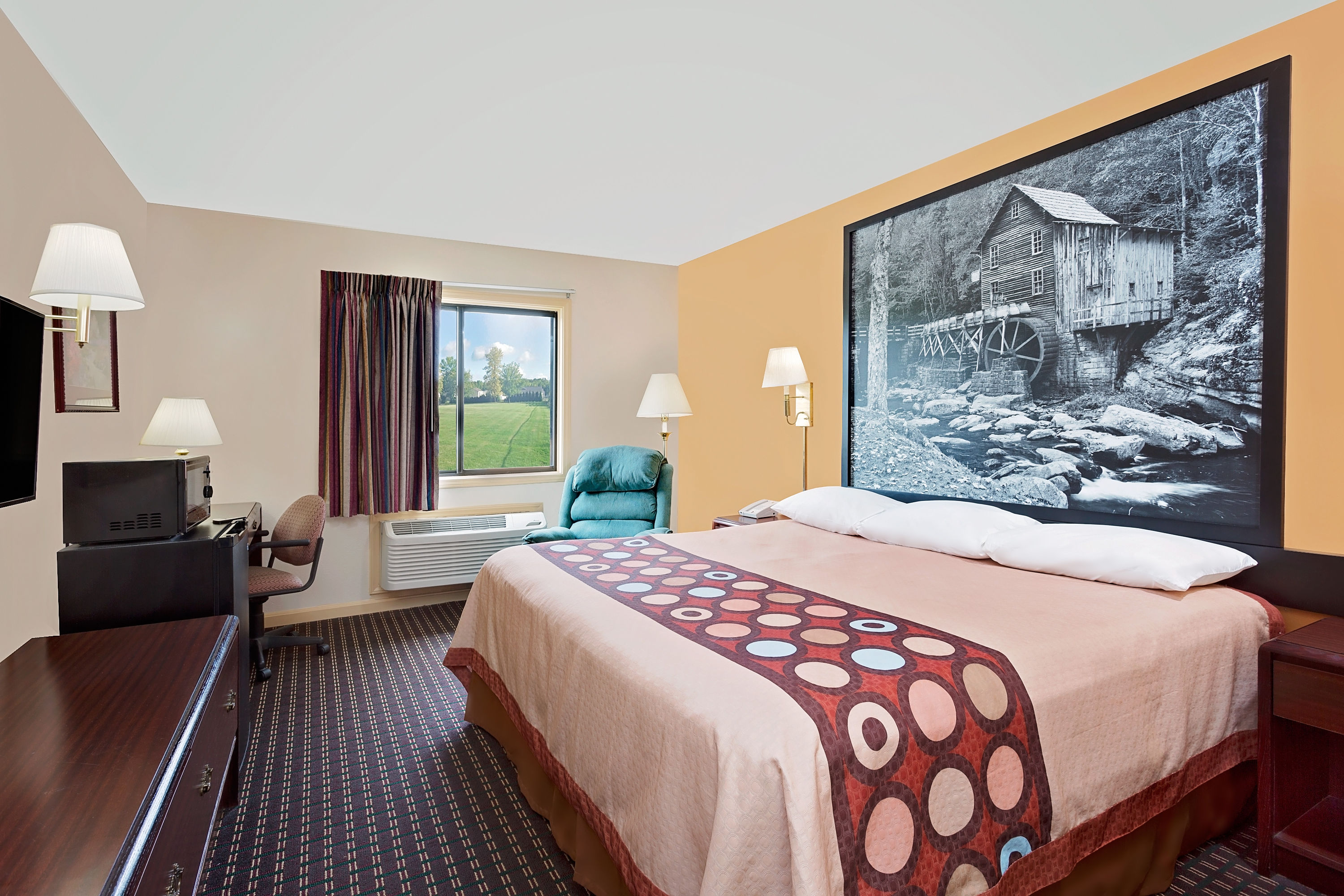 Guest room at the Super 8 by Wyndham Hillsville in Hillsville, Virginia