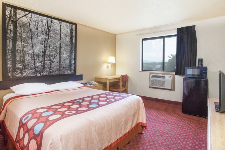 Guest room at the Super 8 Lexington VA in Lexington, Virginia