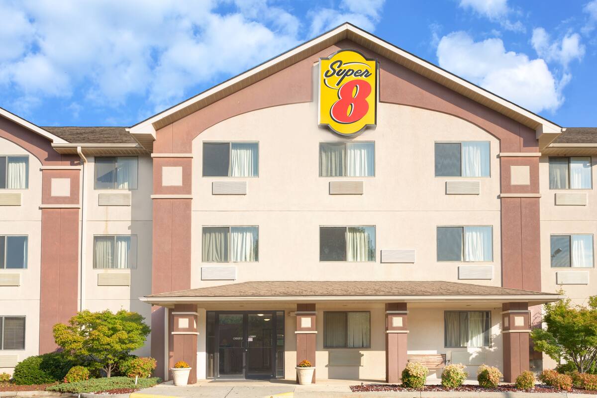 Super 8 Lynchburg Va Hotels 24502 Exterior Of Super 8 Lynchburg Va Hotel In Virginia