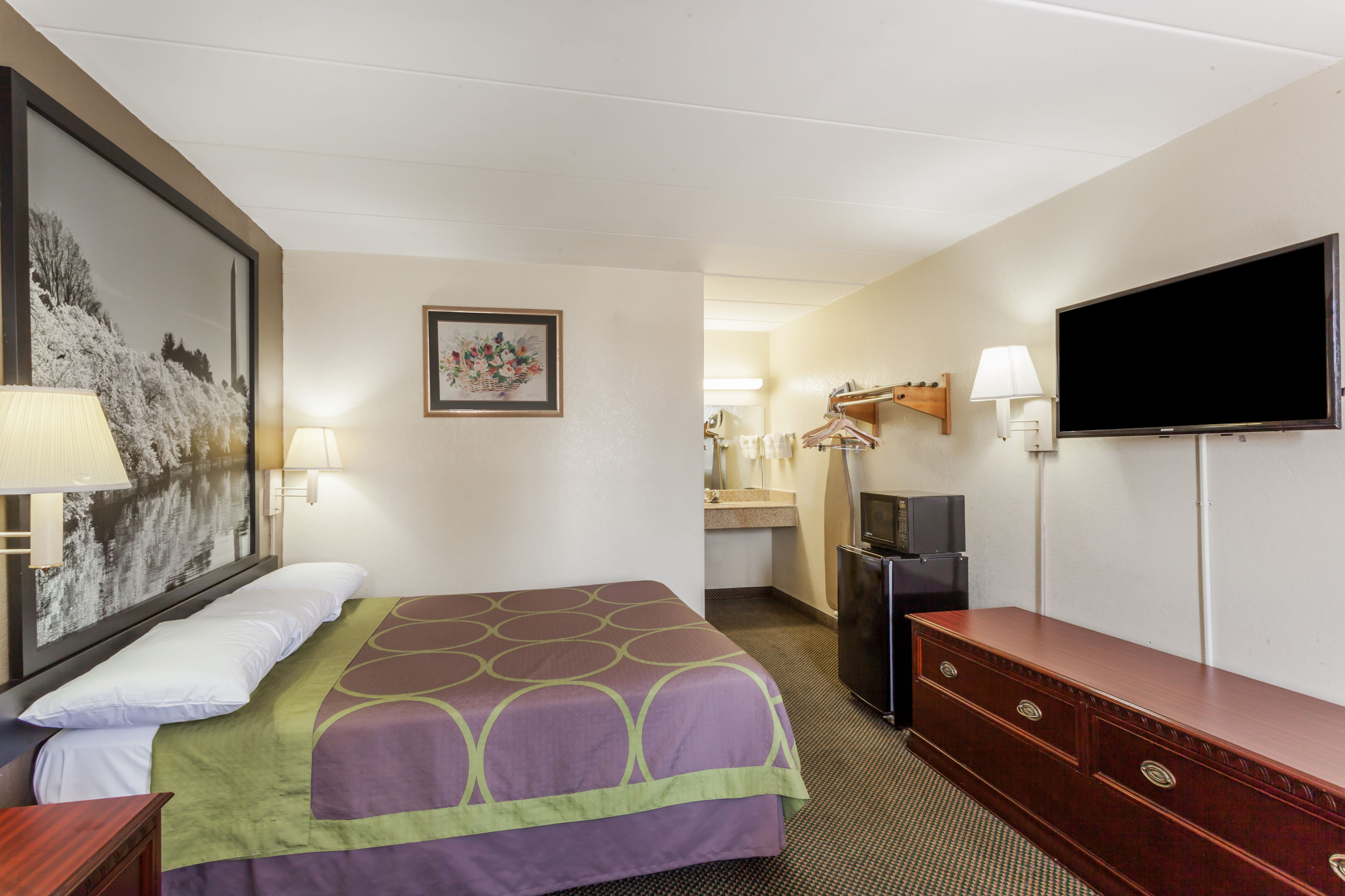 Guest room at the Super 8 by Wyndham Manassas in Manassas, Virginia