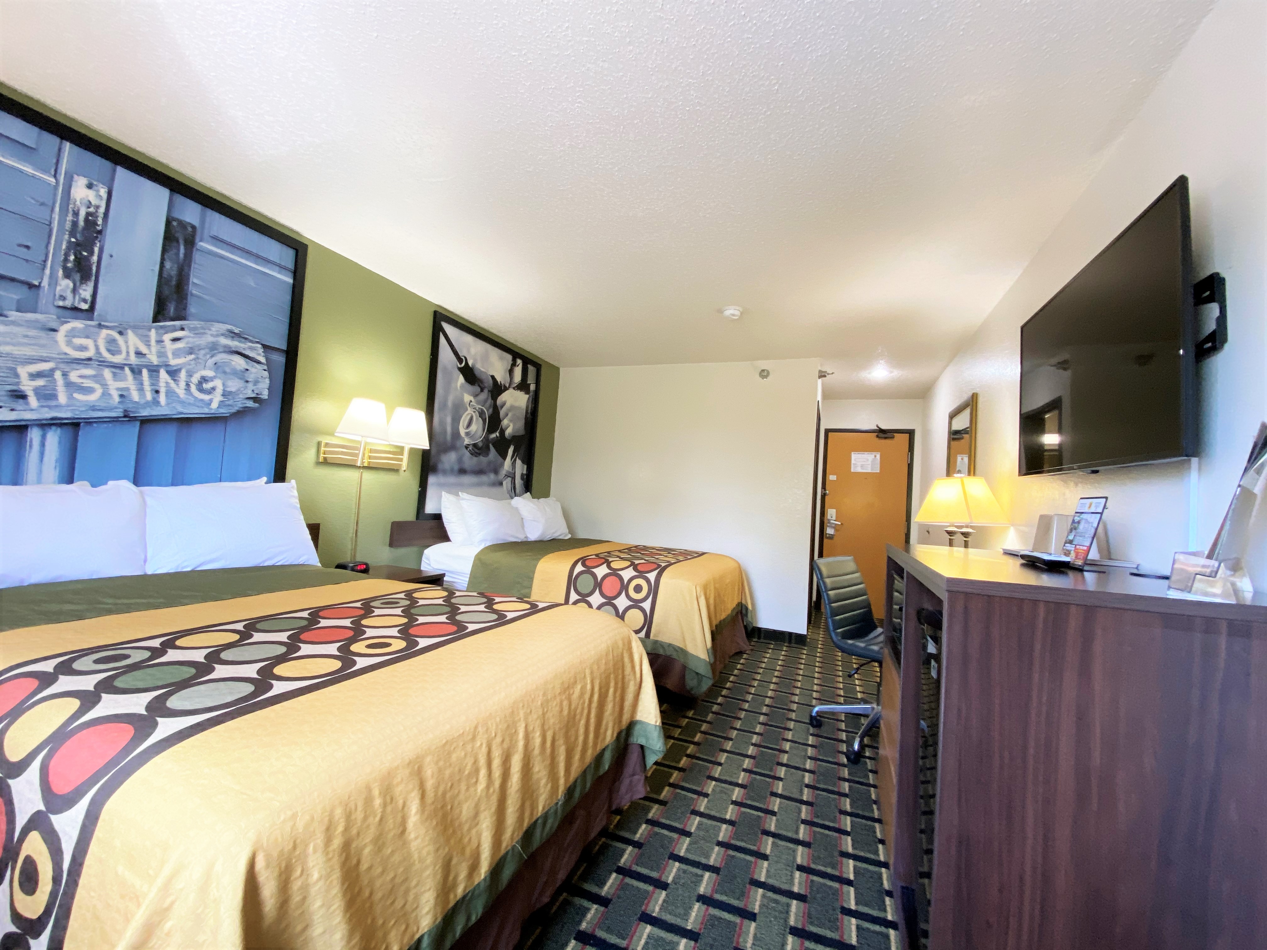 Guest room at the Super 8 by Wyndham Newport News/Jefferson Ave. in Newport News, Virginia
