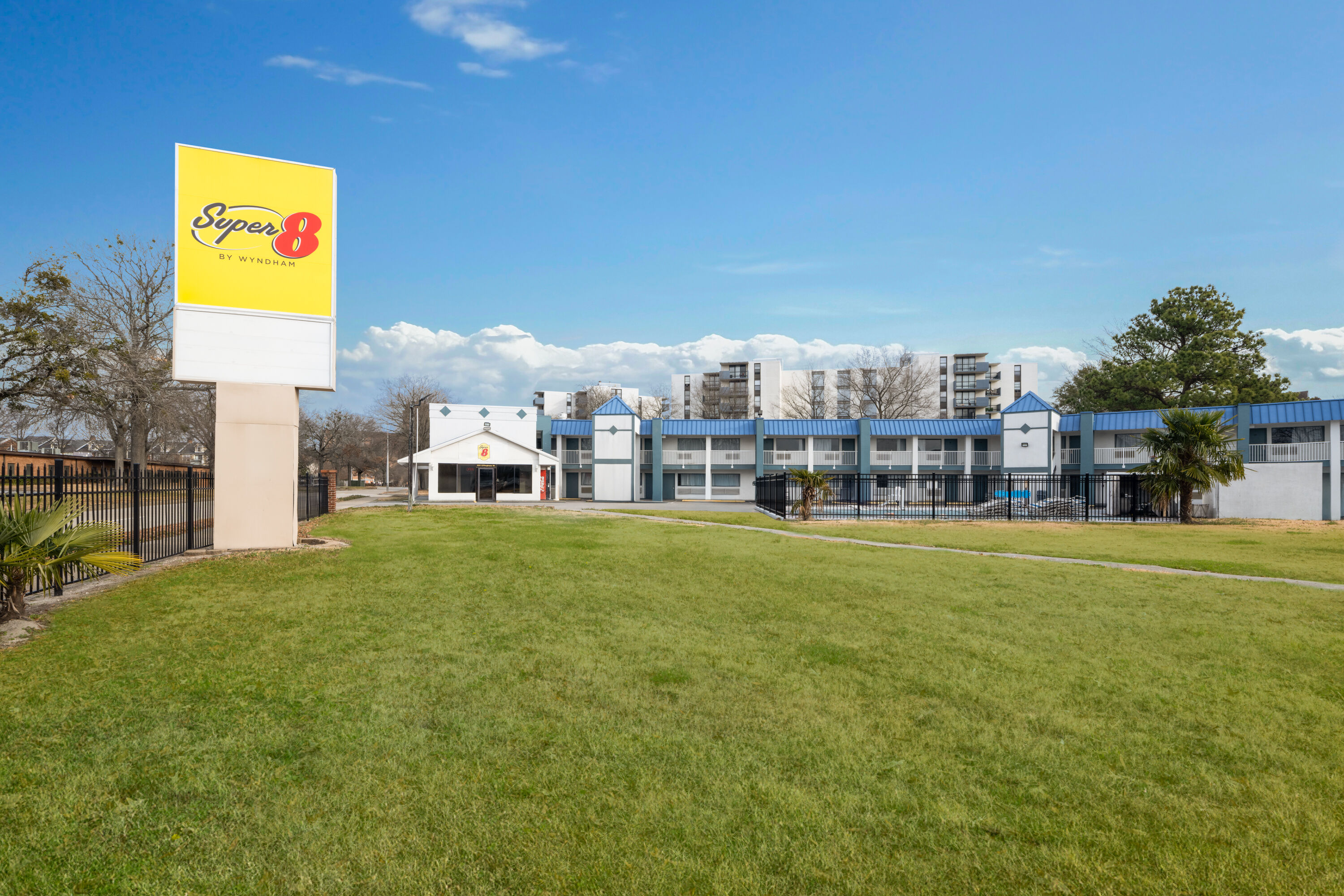 Exterior Day Image of Super 8 by Wyndham Portsmouth - Norfolk hotel in Portsmouth, Virginia