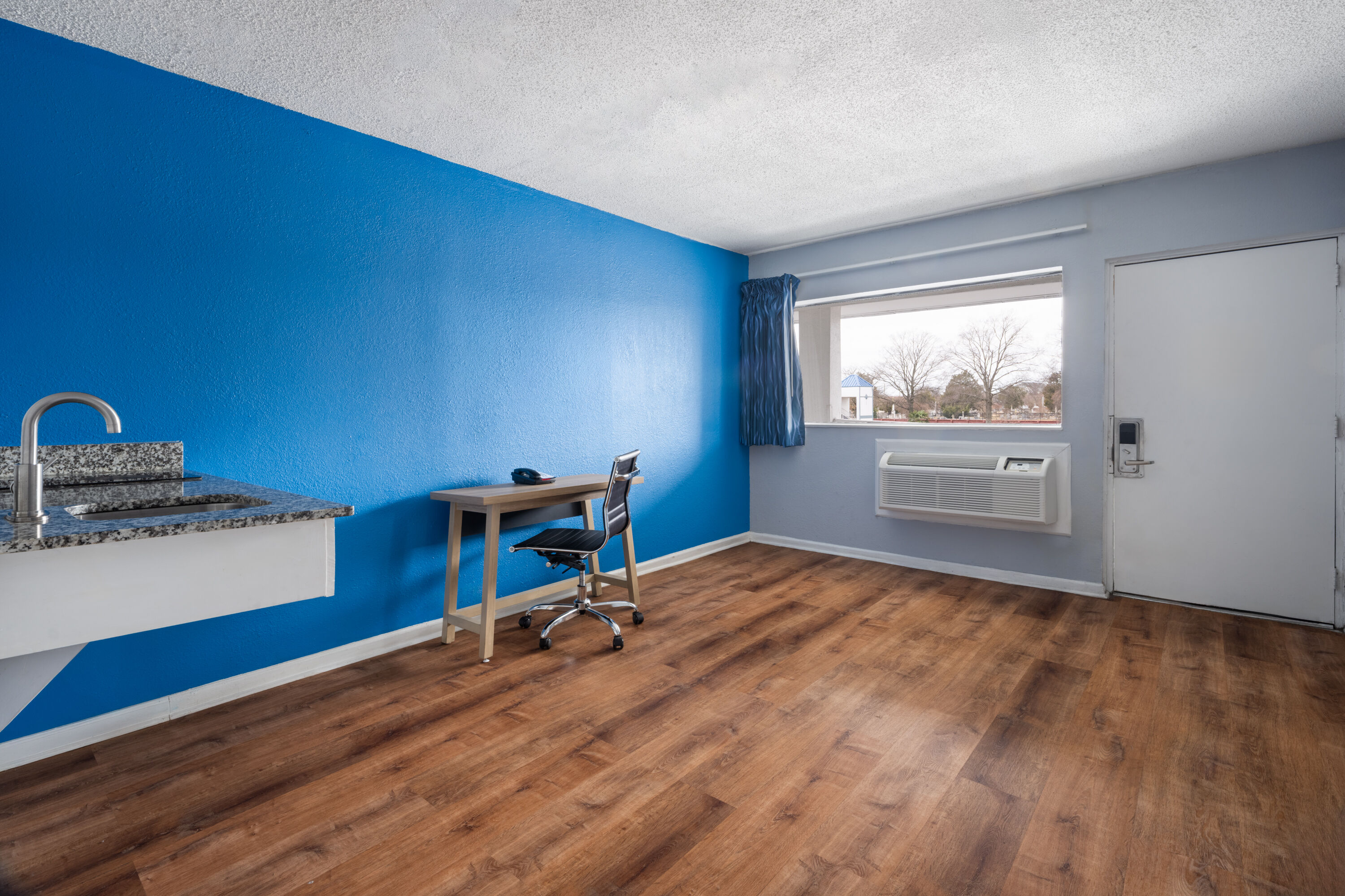 Super 8 by Wyndham Portsmouth - Norfolk suite in Portsmouth, Virginia