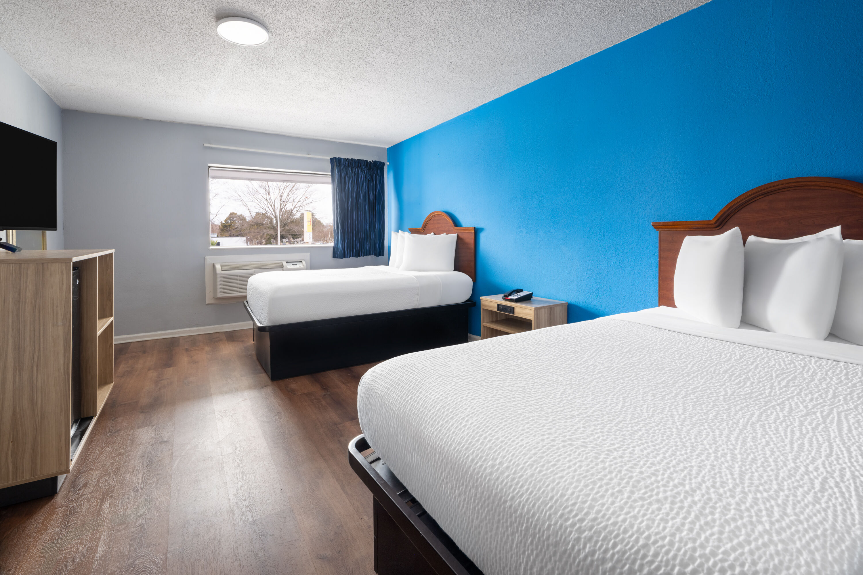 Super 8 by Wyndham Portsmouth - Norfolk suite in Portsmouth, Virginia