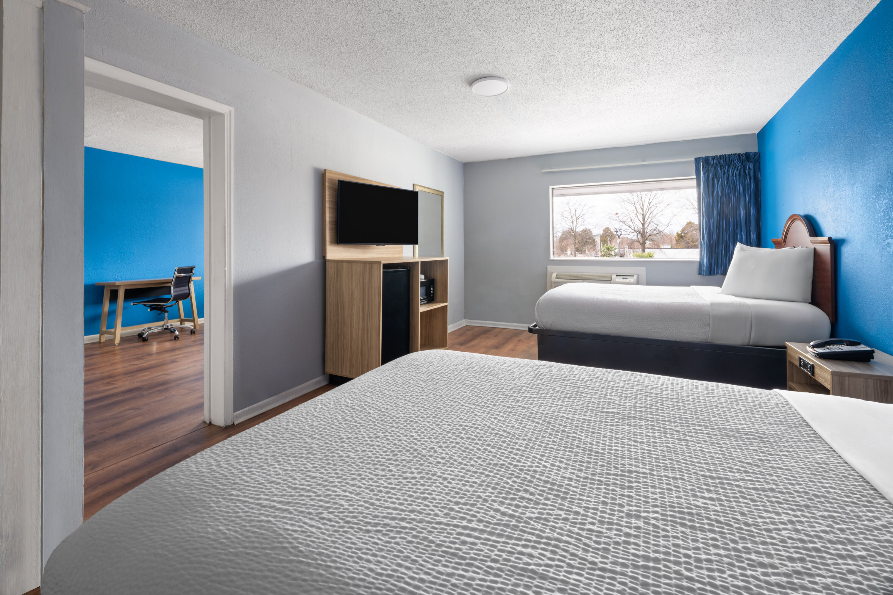 Super 8 by Wyndham Portsmouth - Norfolk suite in Portsmouth, Virginia