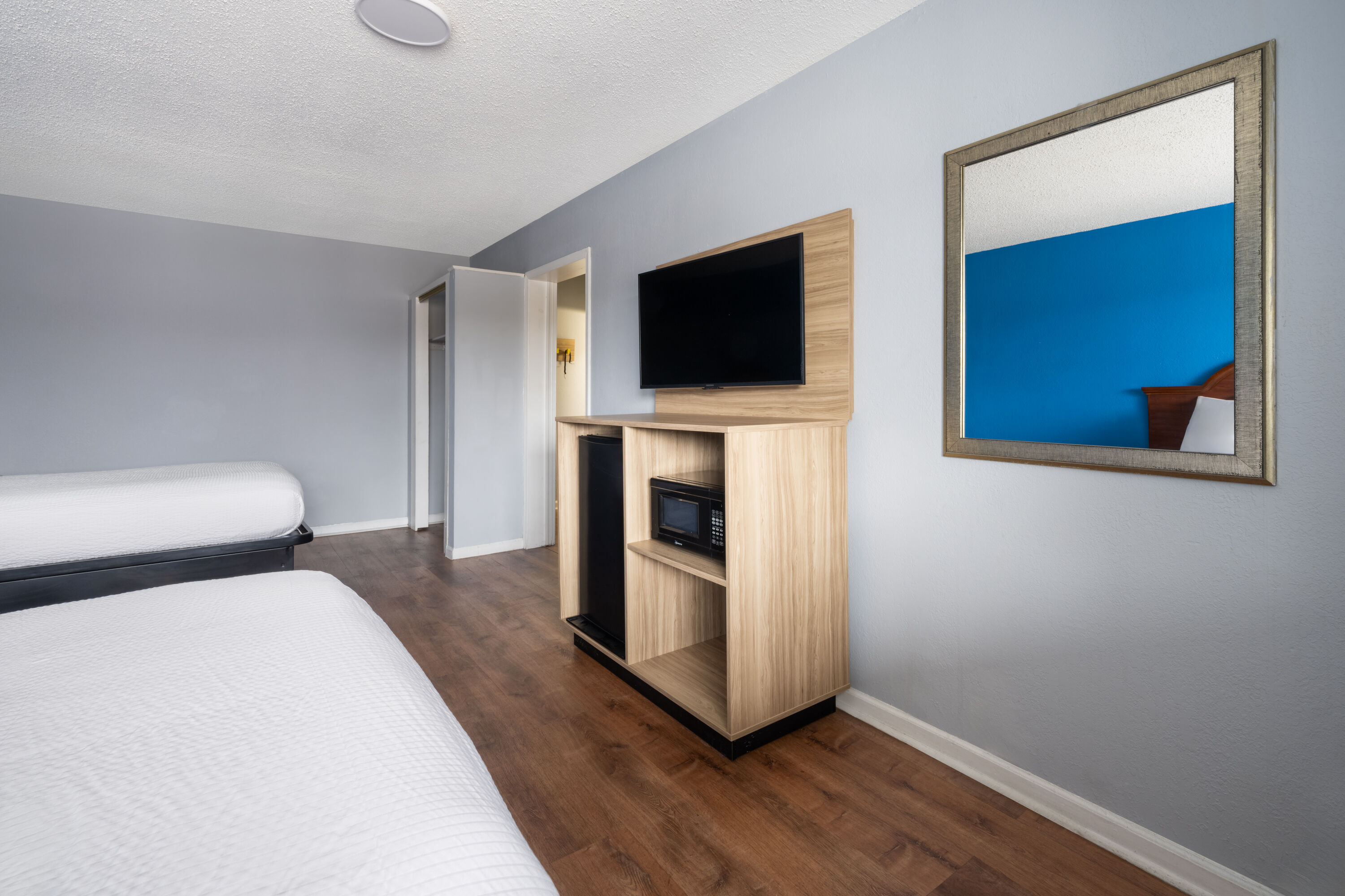 Super 8 by Wyndham Portsmouth - Norfolk suite in Portsmouth, Virginia
