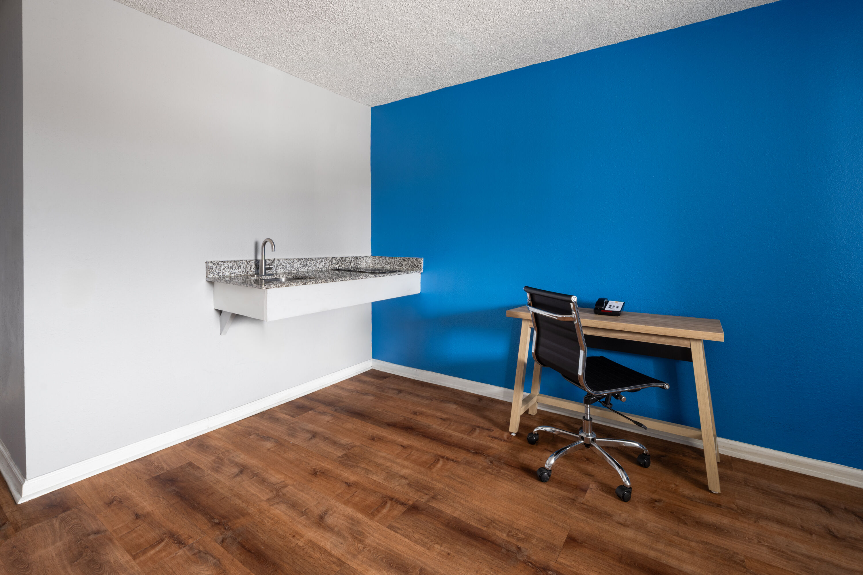 Super 8 by Wyndham Portsmouth - Norfolk suite in Portsmouth, Virginia