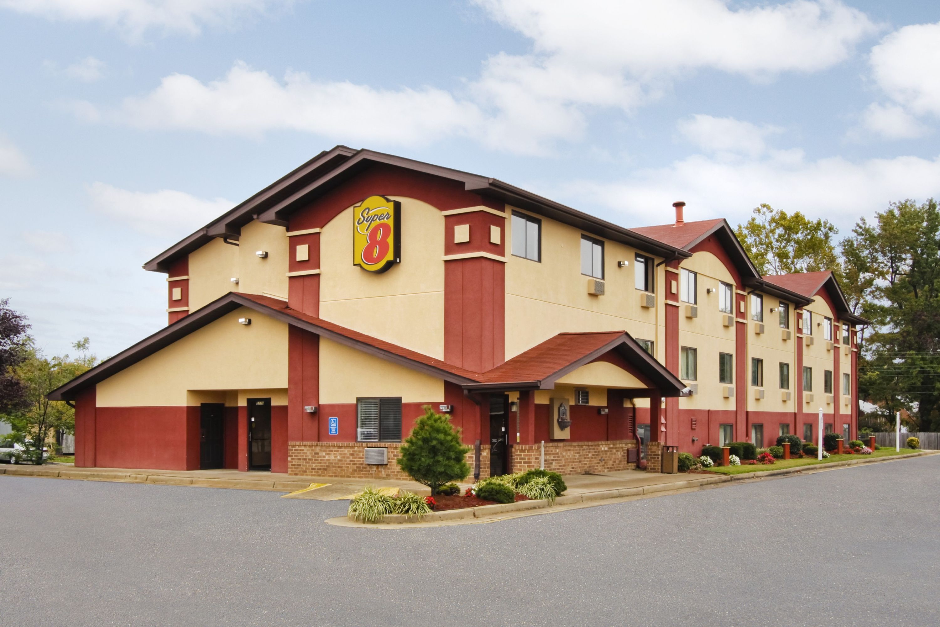 Super 8 By Wyndham Richmond Airport Va Richmond Va Hotels