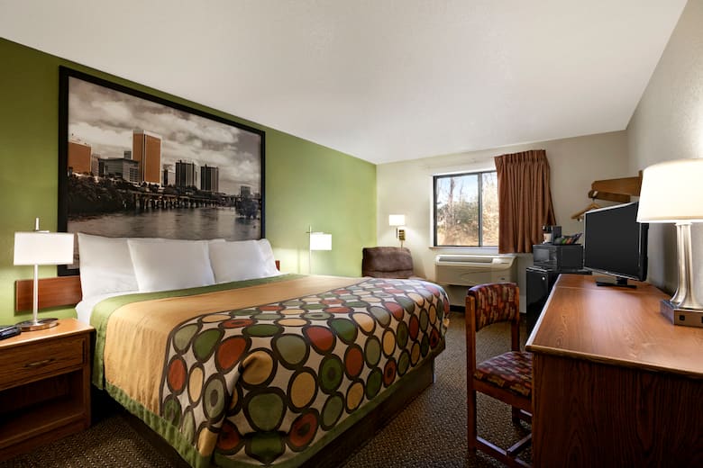 Guest room at the Super 8 Richmond/Chamberlayne Rd in Richmond, Virginia