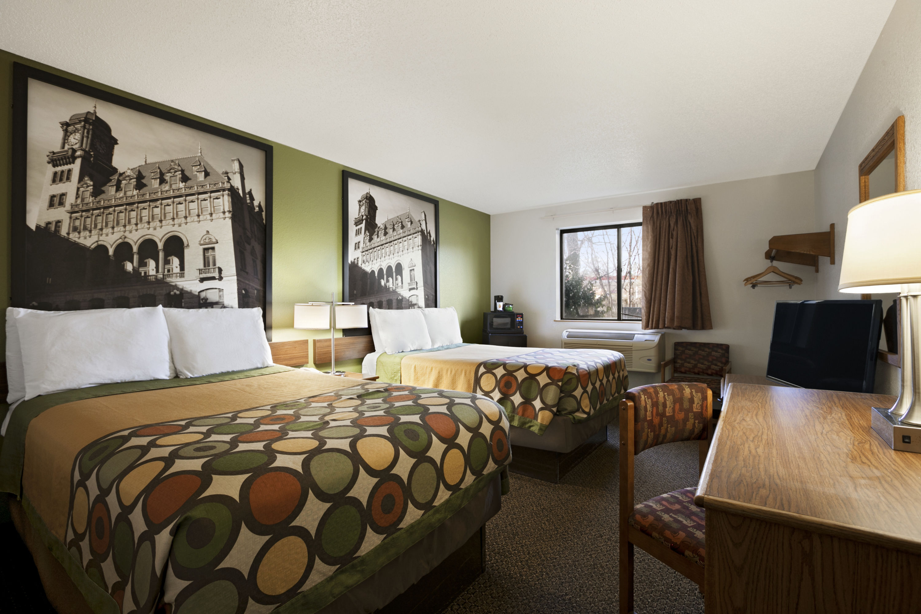 Guest room at the Super 8 by Wyndham Richmond/Chamberlayne Rd in Richmond, Virginia