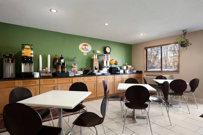 Super 8 Richmond/Chamberlayne Rd restaurant in Richmond, Virginia