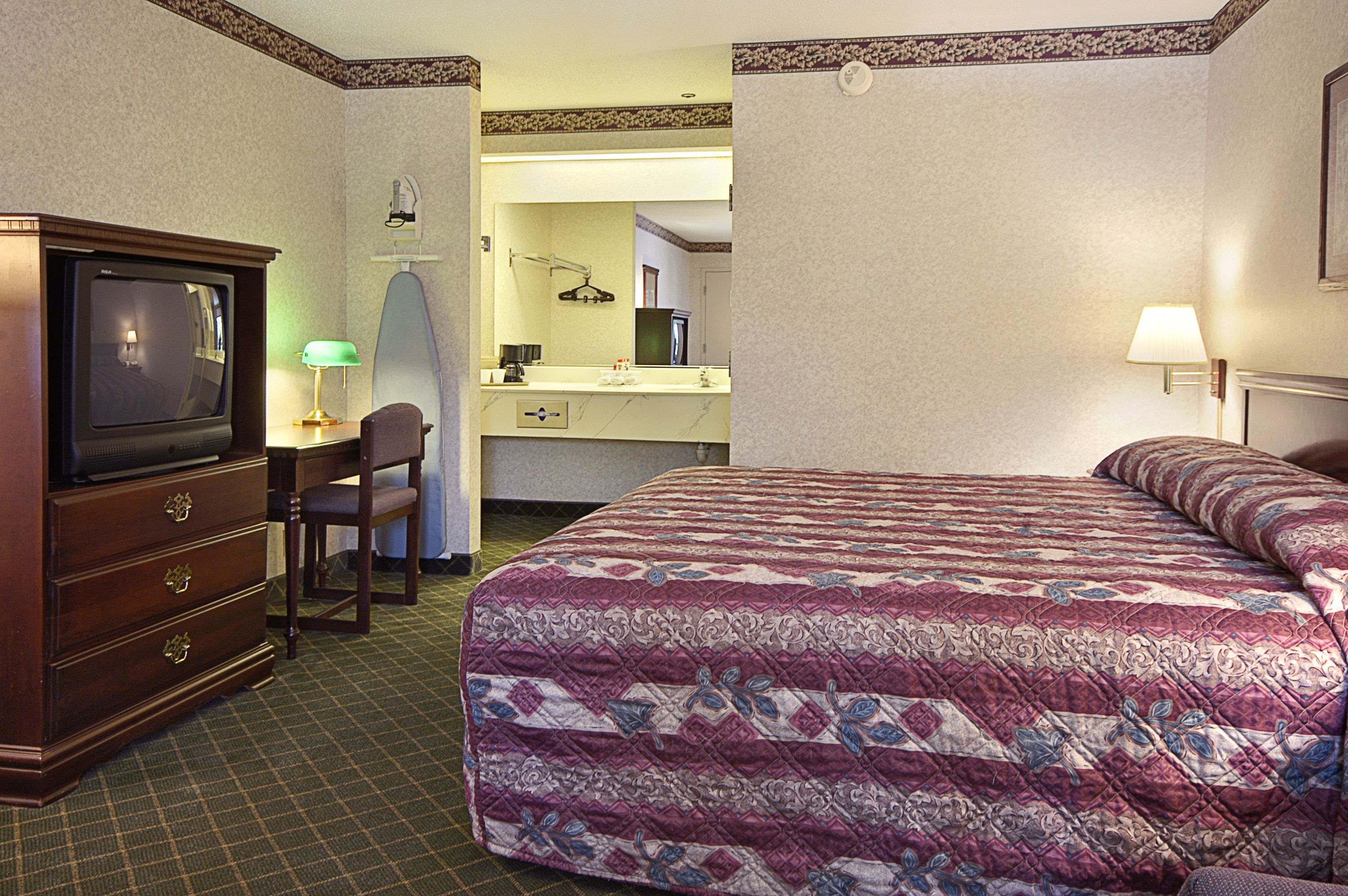 Super 8 by Wyndham Ruther  Glen  Kings Dominion Area 