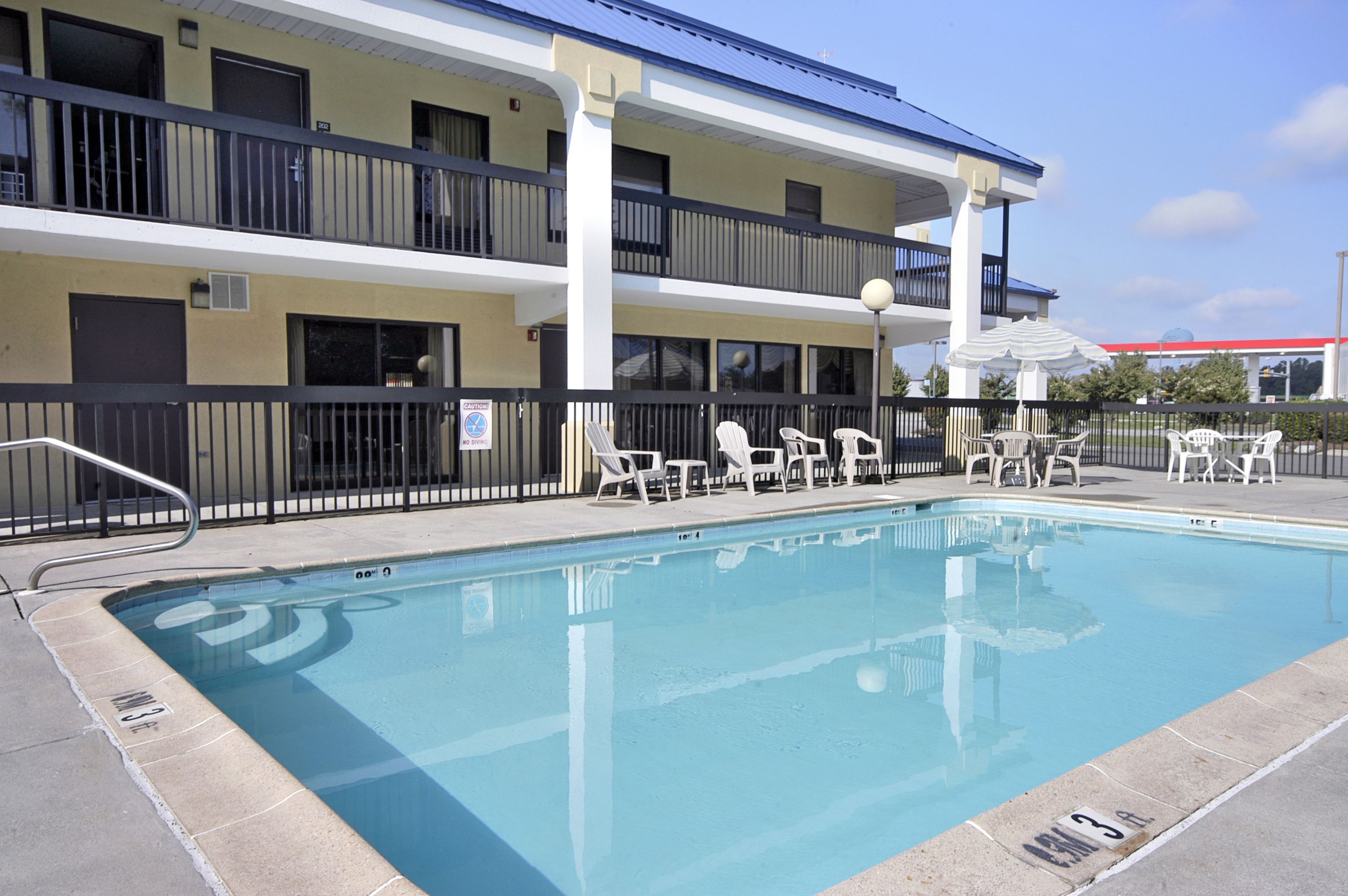 Super 8 by Wyndham Ruther  Glen  Kings Dominion Area 