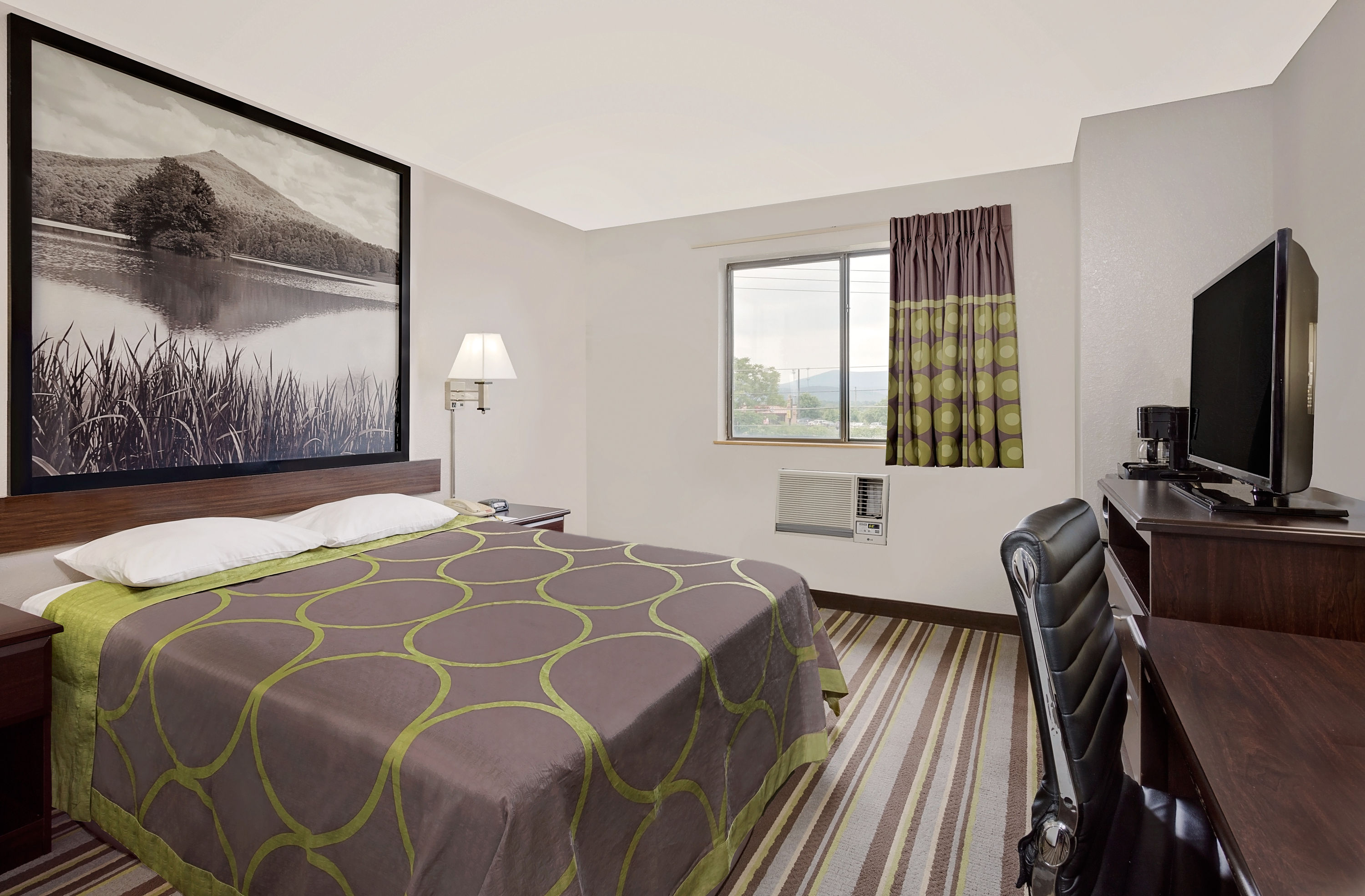 Guest room at the Super 8 by Wyndham Waynesboro in Waynesboro, Virginia