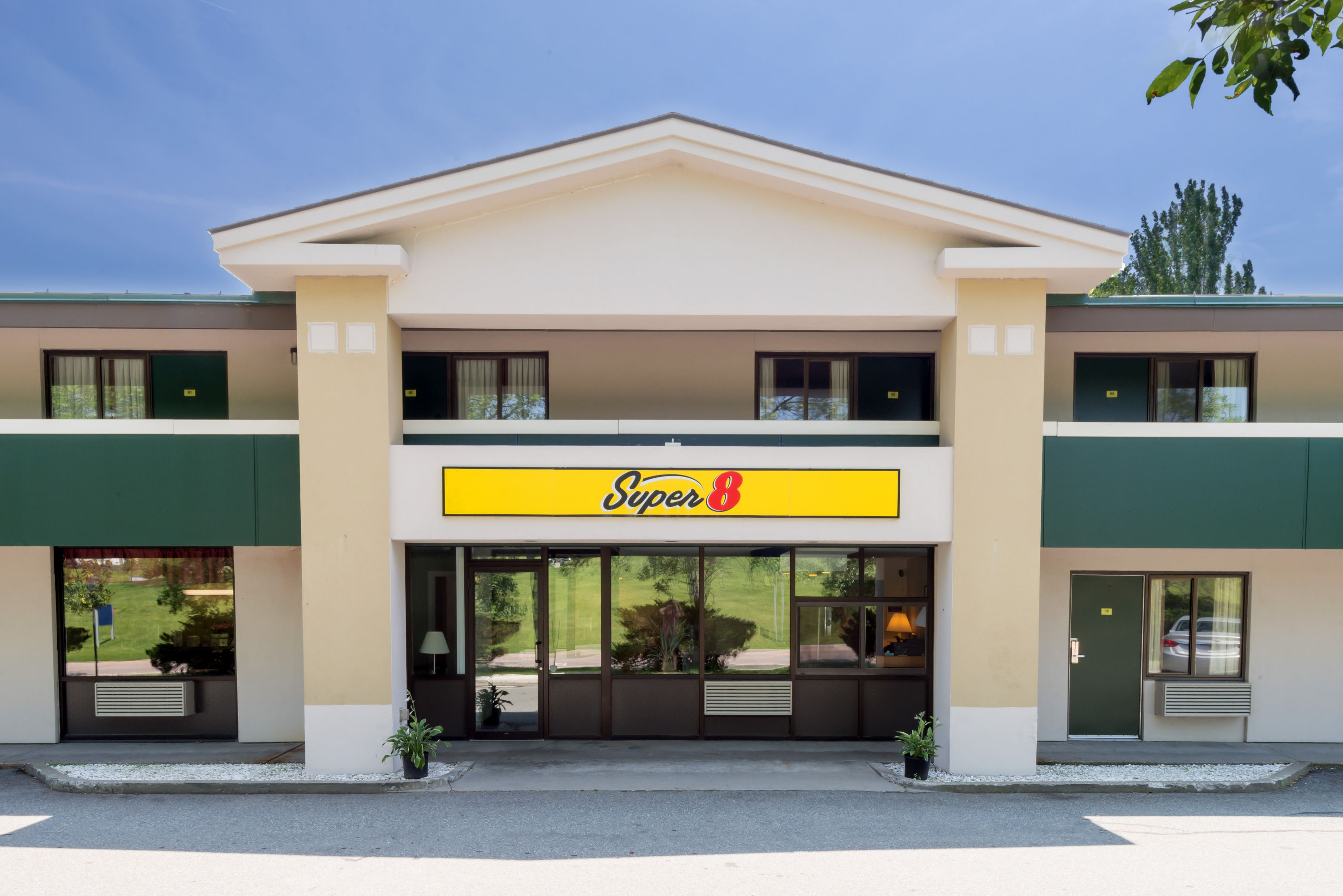Super 8 By Wyndham White River Junction White River Junction Vt