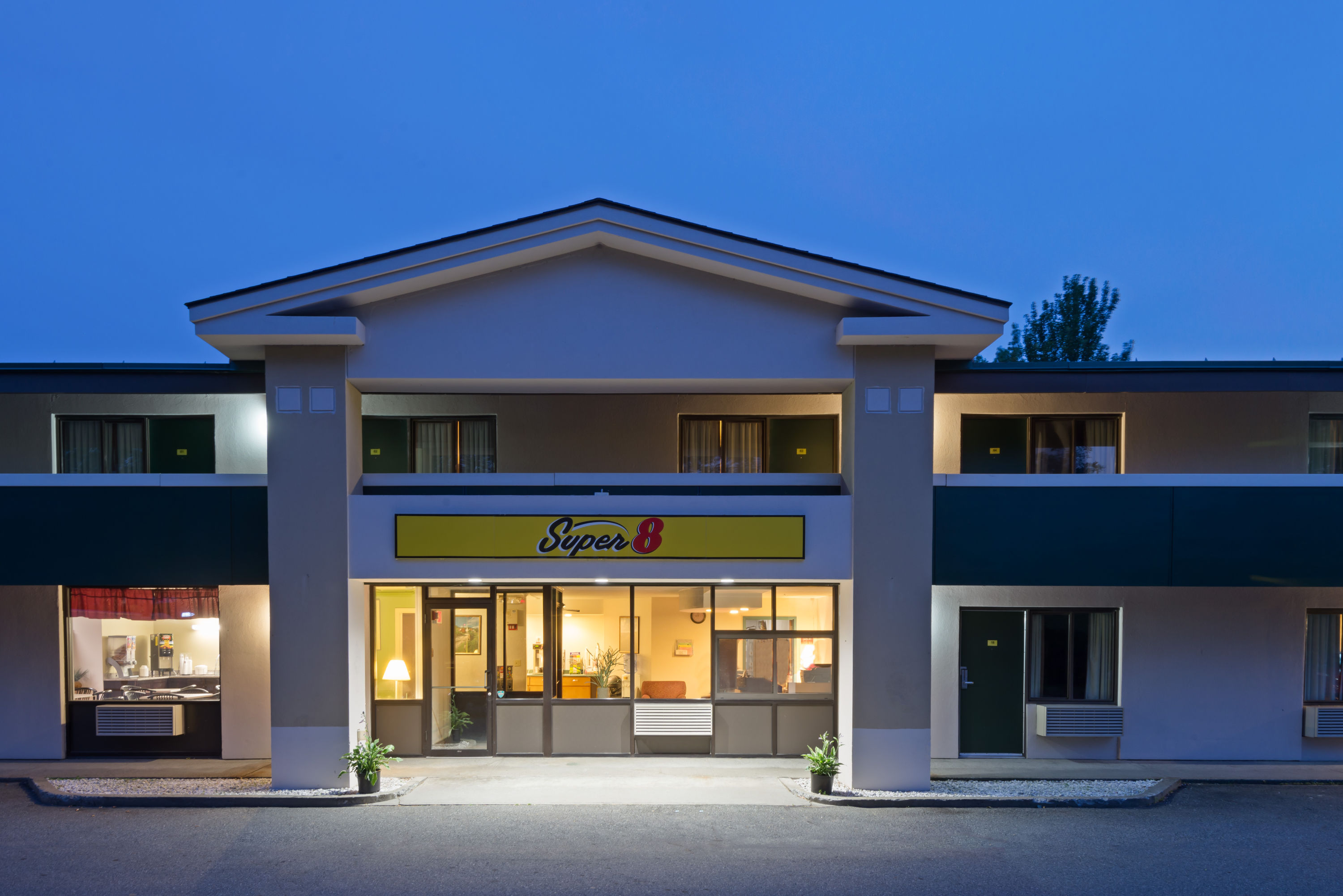 Exterior of Super 8 by Wyndham White River Junction hotel in White River Junction, Vermont