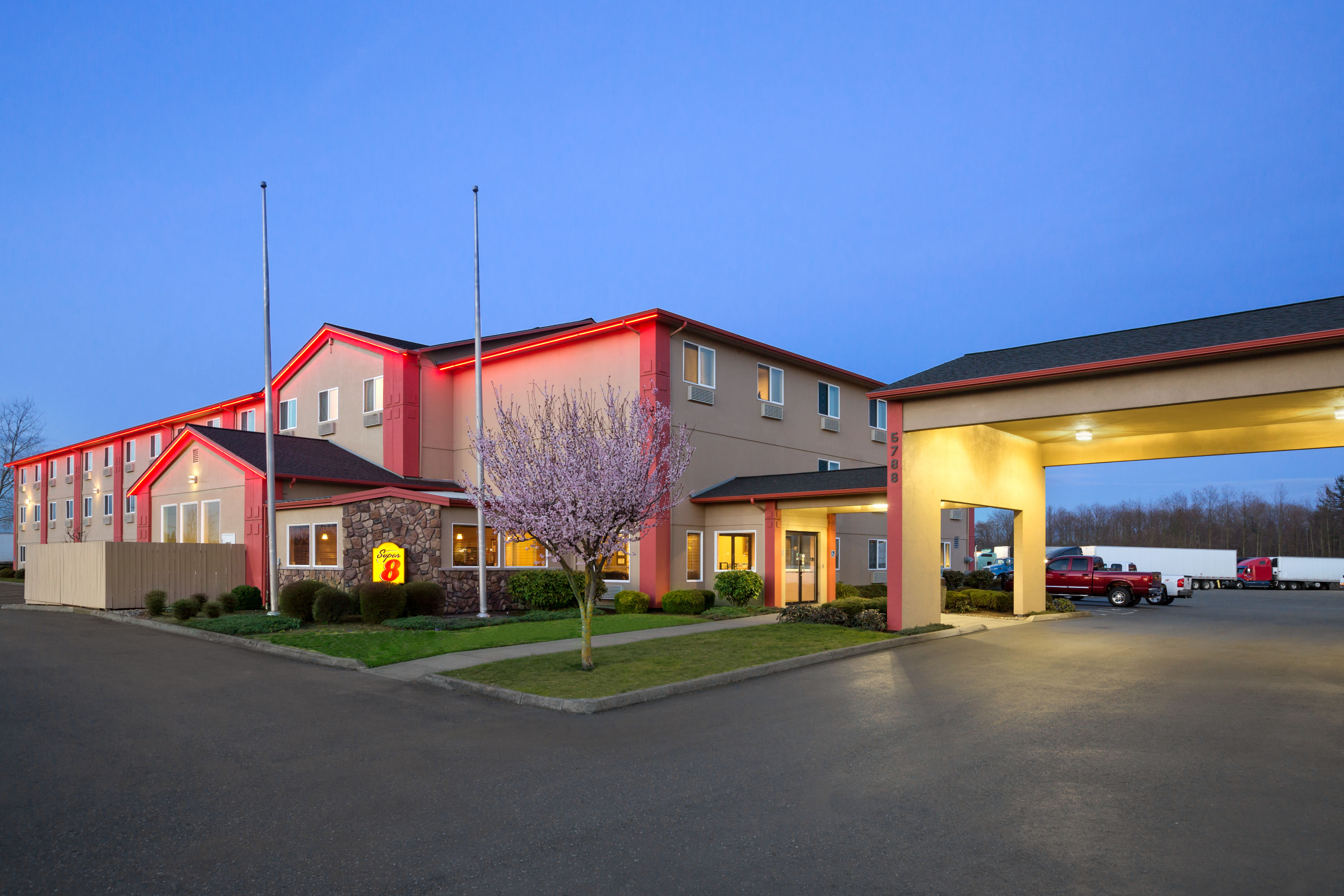 Exterior of Super 8 by Wyndham Bellingham Airport/Ferndale hotel in Ferndale, Washington