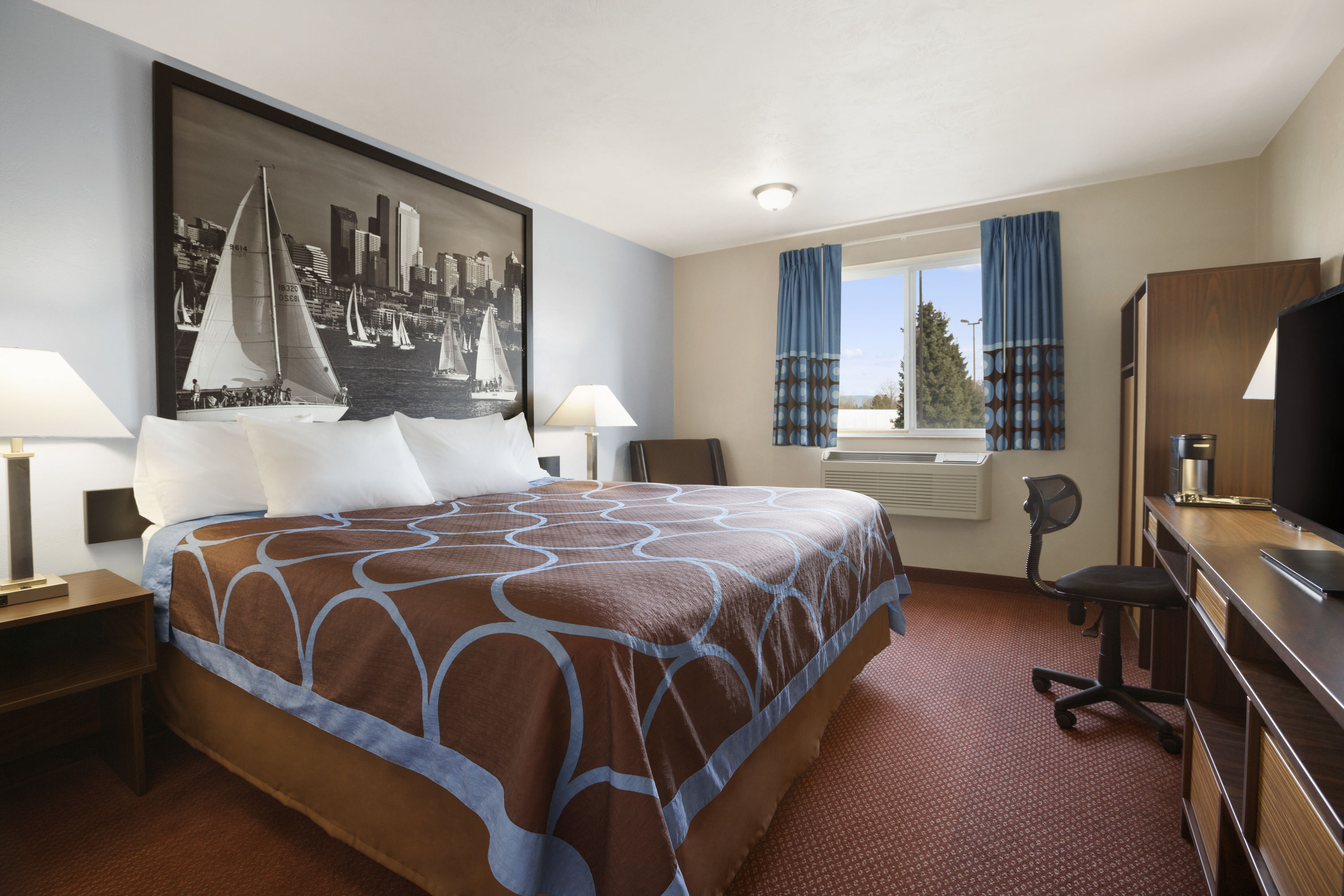 Guest room at the Super 8 by Wyndham Bellingham Airport/Ferndale in Ferndale, Washington