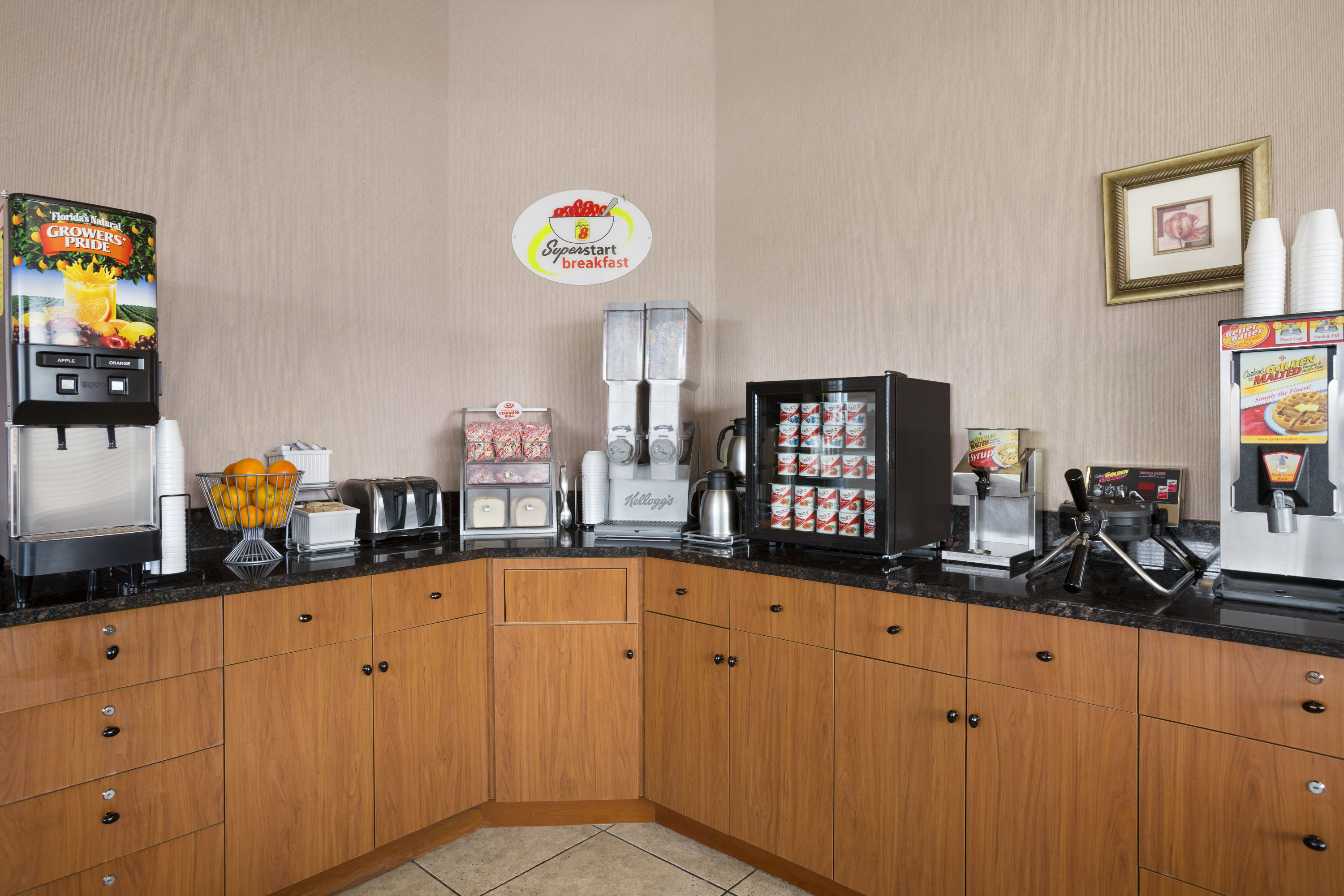 Super 8 by Wyndham Bellingham Airport/Ferndale restaurant in Ferndale, Washington