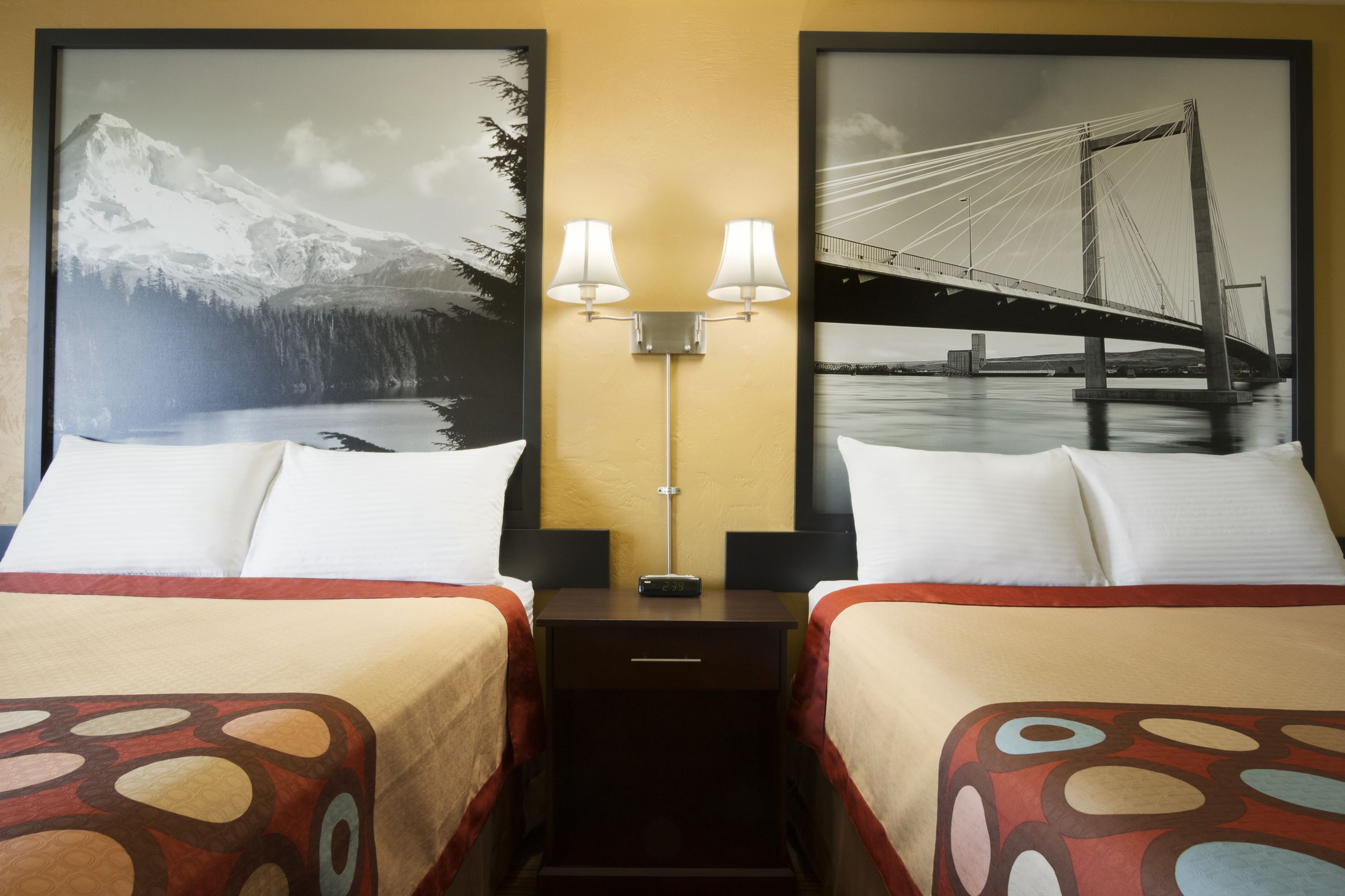 Guest room at the Super 8 by Wyndham Kennewick in Kennewick, Washington