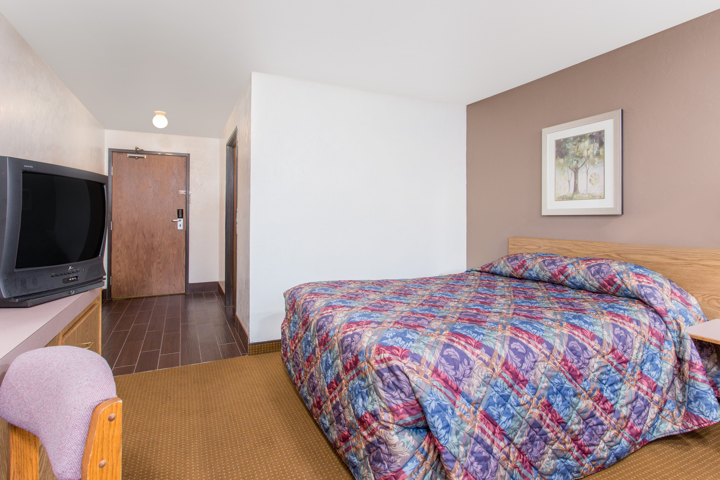 Guest room at the Super 8 by Wyndham Lacey Olympia Area in Lacey, Washington