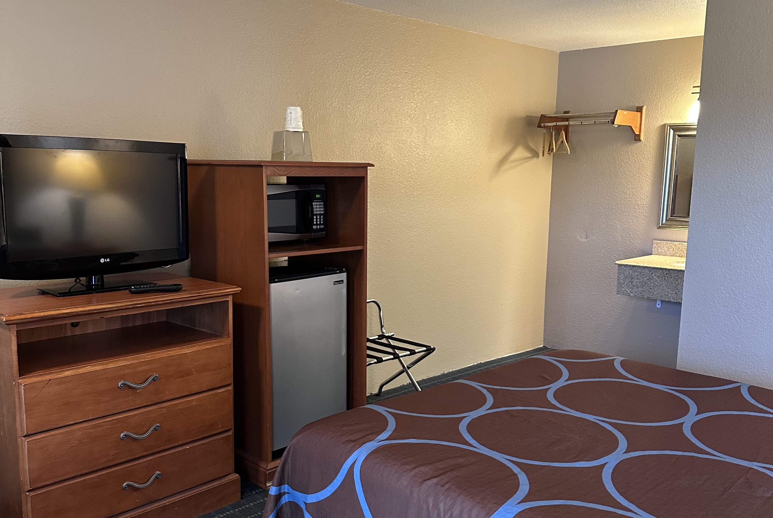Guest room at the Super 8 by Wyndham Vancouver East in Vancouver, Washington