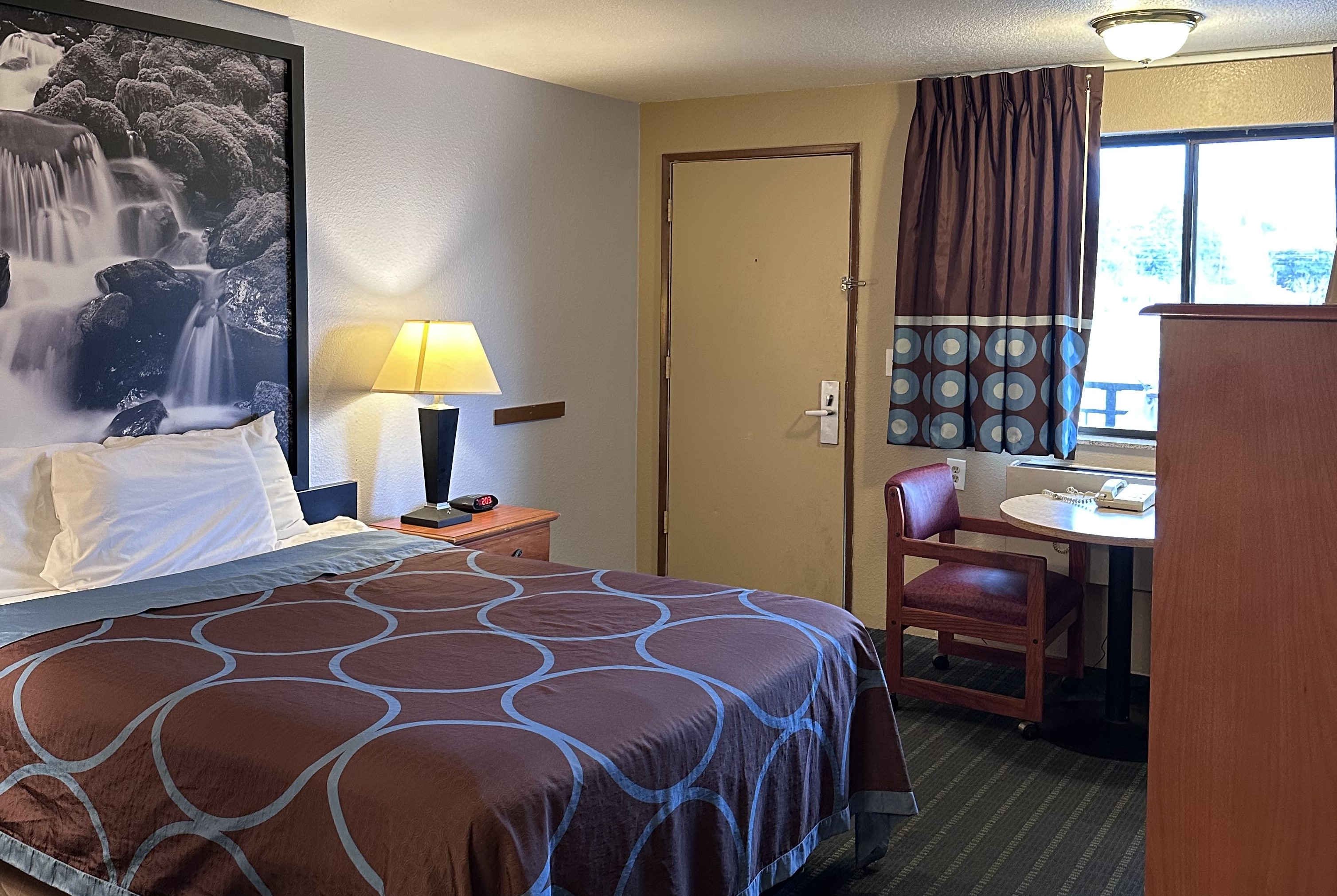 Guest room at the Super 8 by Wyndham Vancouver East in Vancouver, Washington