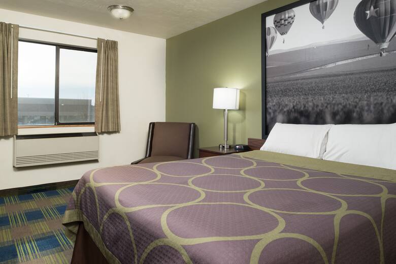 Guest room at the Super 8 Walla Walla in Walla Walla, Washington