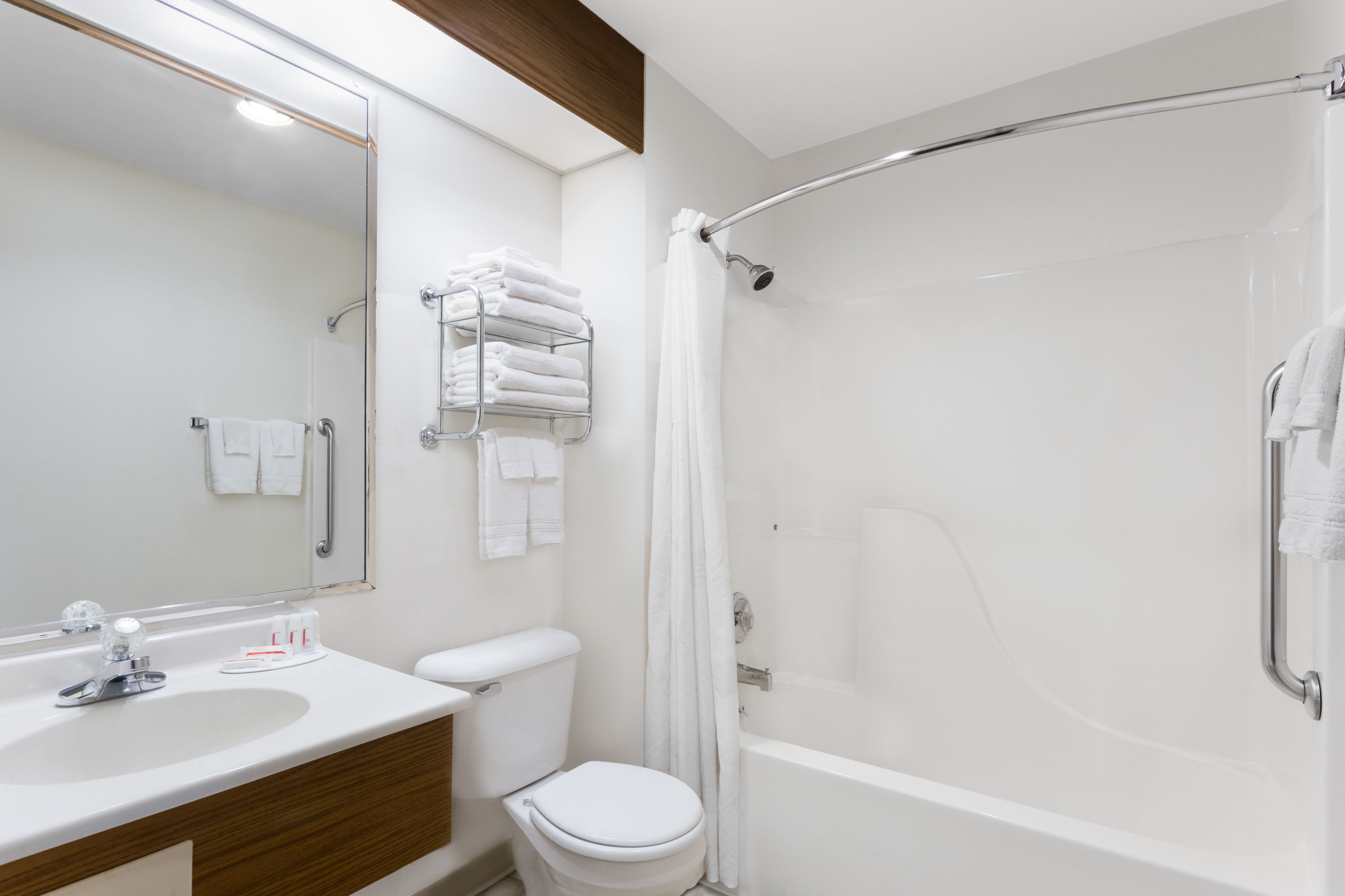 Super 8 by Wyndham Antigo Antigo, WI Hotels