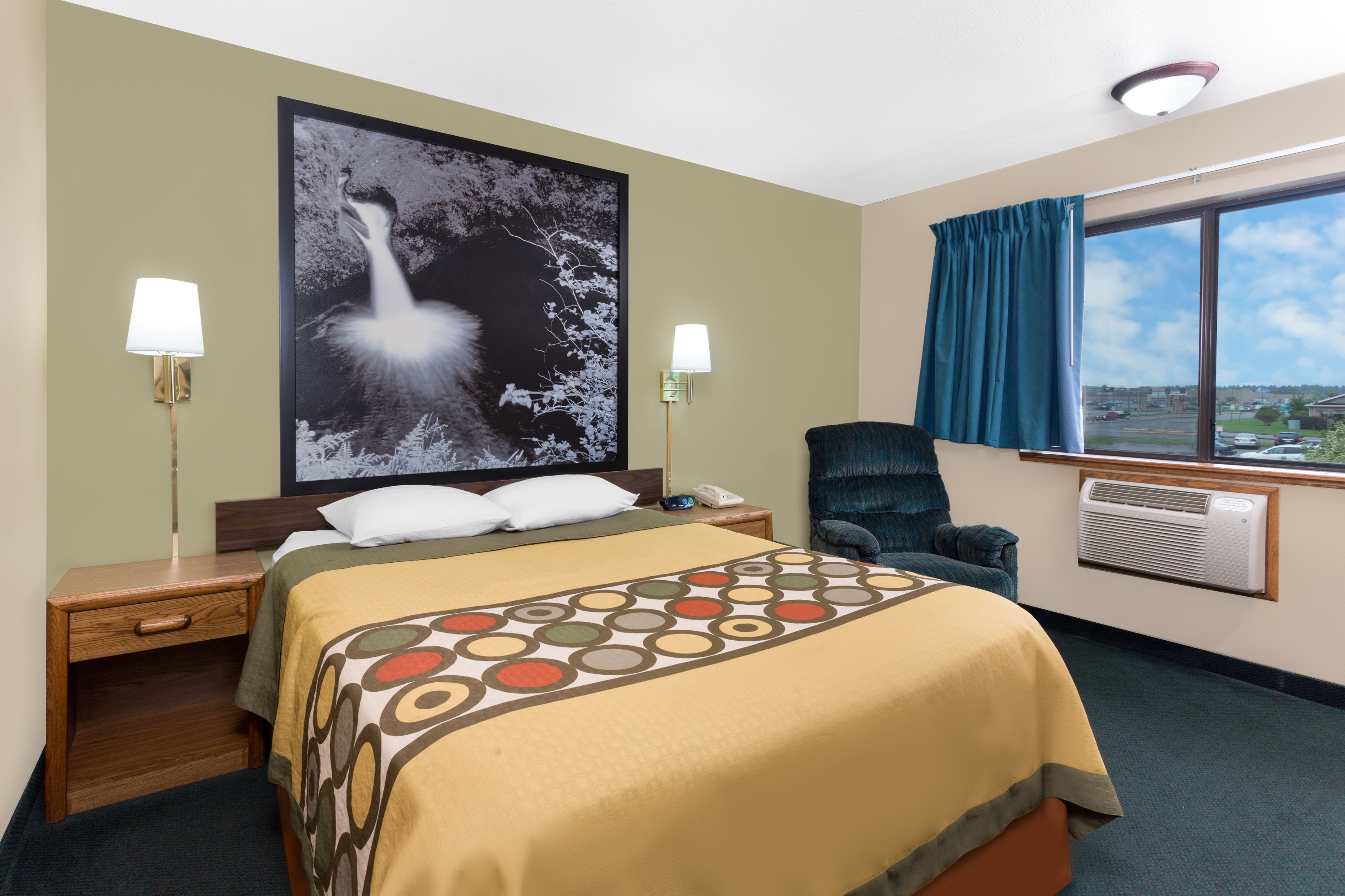 Super 8 by Wyndham Antigo Antigo, WI Hotels
