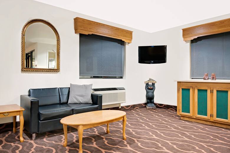 Super 8 Ashland hotel lobby in Ashland, Wisconsin