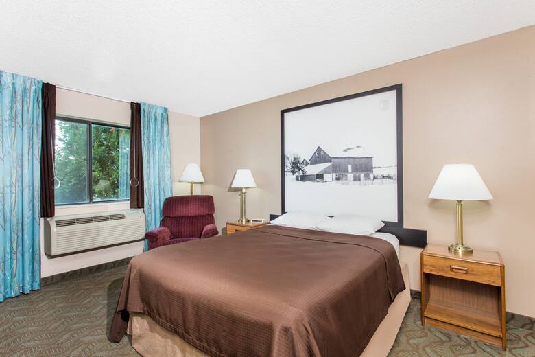 Guest room at the Super 8 Dodgeville in Dodgeville, Wisconsin