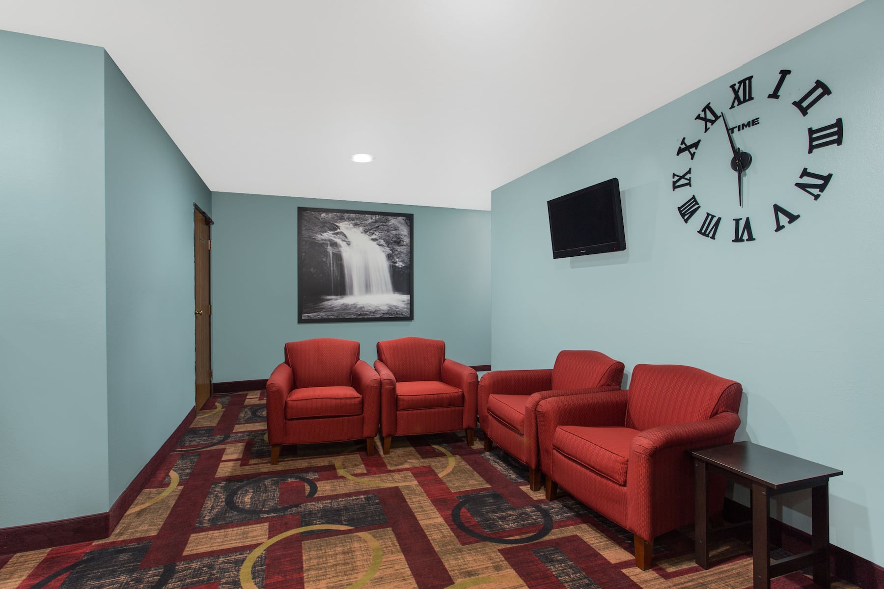 Super 8 by Wyndham Eau Claire I-94 | Eau Claire, WI Hotels