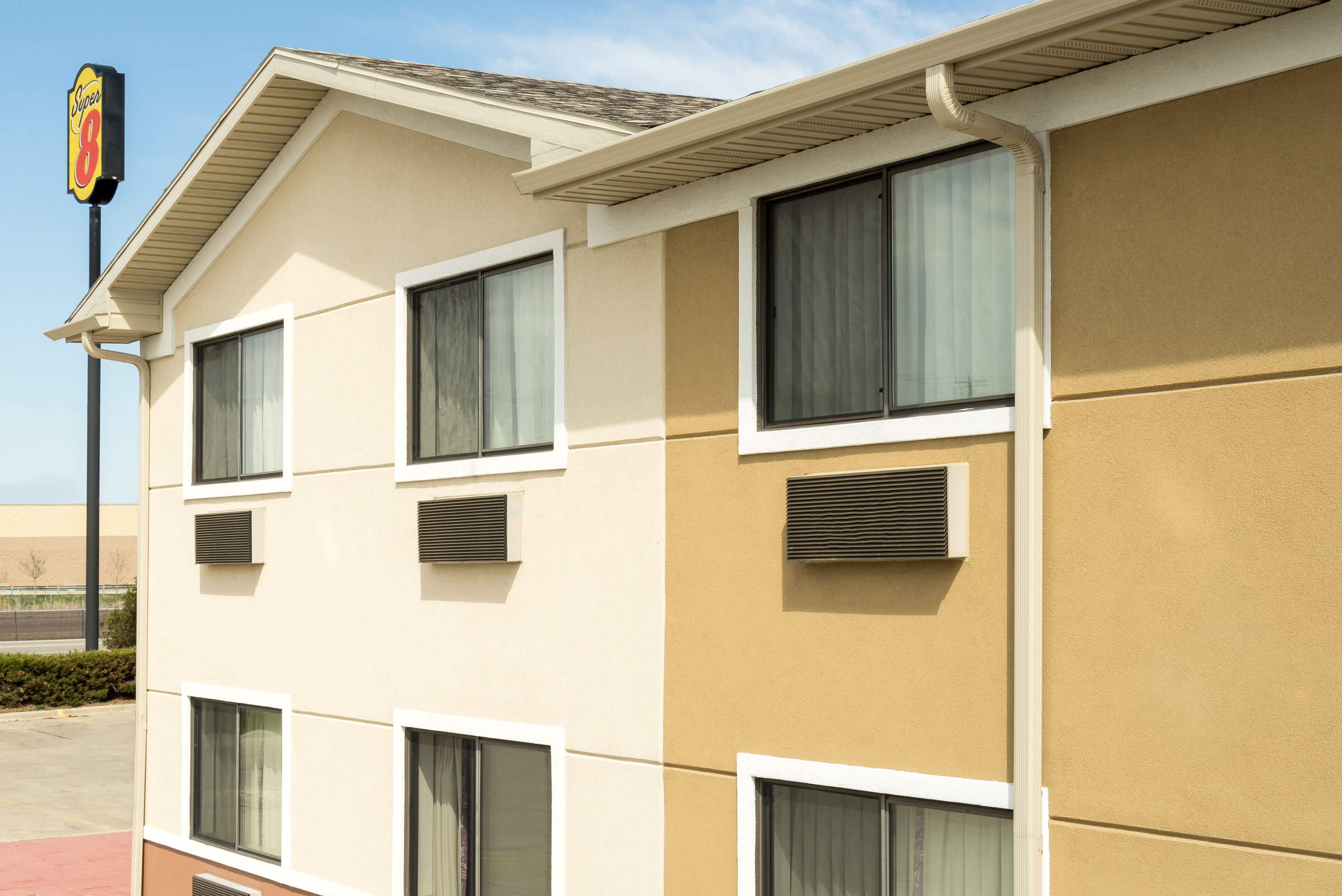 Exterior Day Image of Super 8 by Wyndham Fond Du Lac hotel in Fond du Lac, Wisconsin